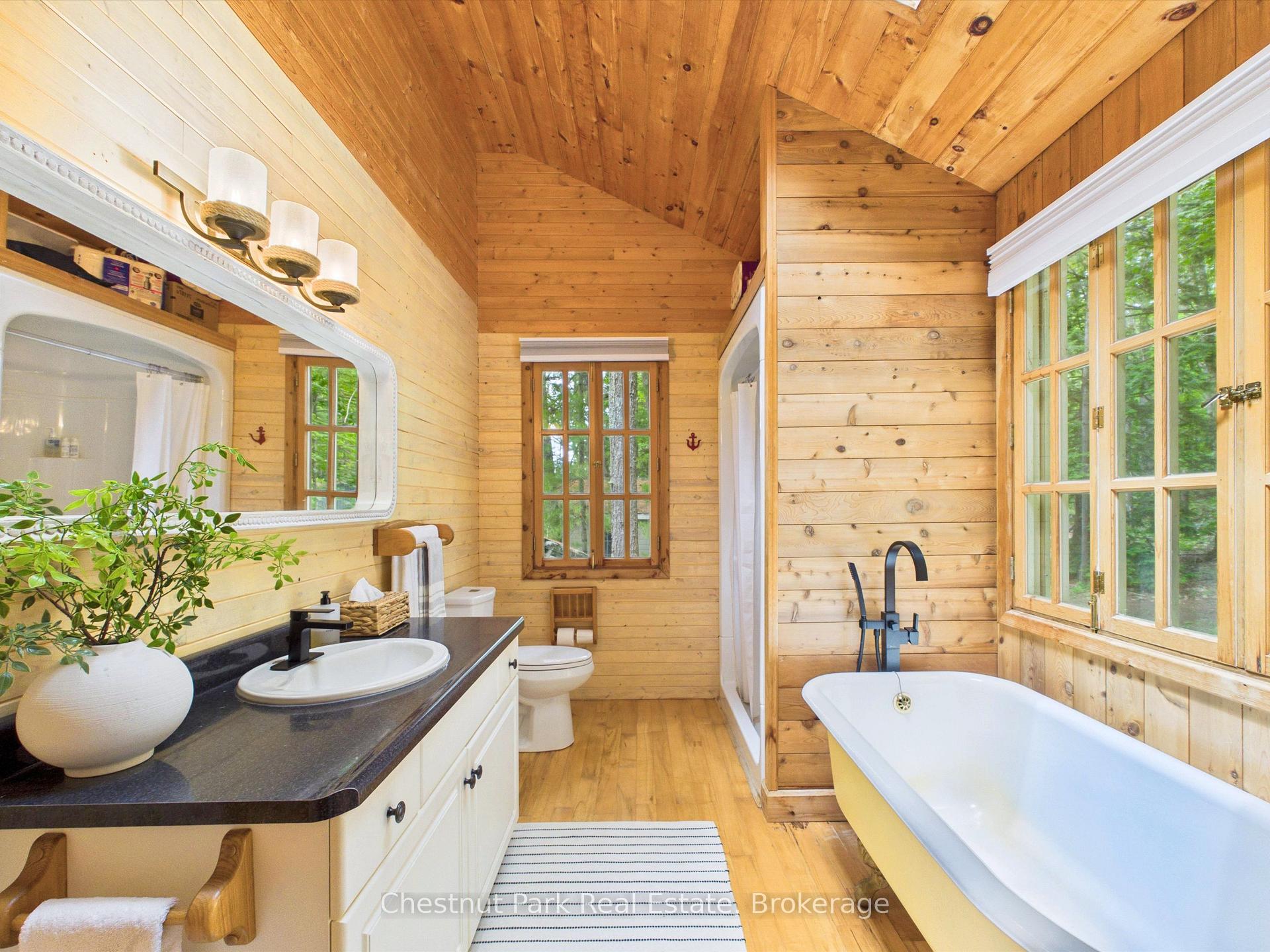 Photo 19 of 51 Taylor Island, Gravenhurst, Muskoka (S) — HOMEH