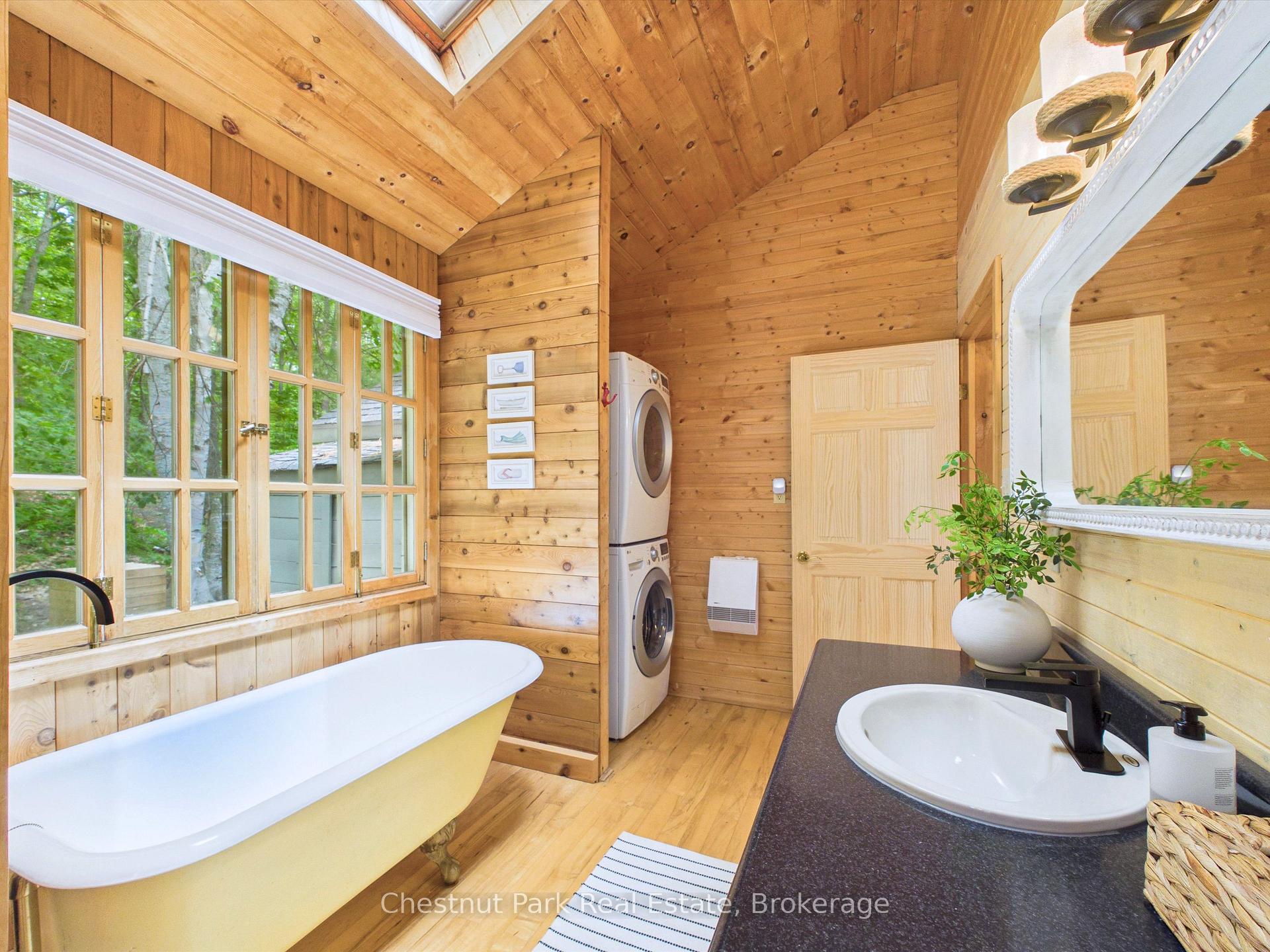Photo 20 of 51 Taylor Island, Gravenhurst, Muskoka (S) — HOMEH