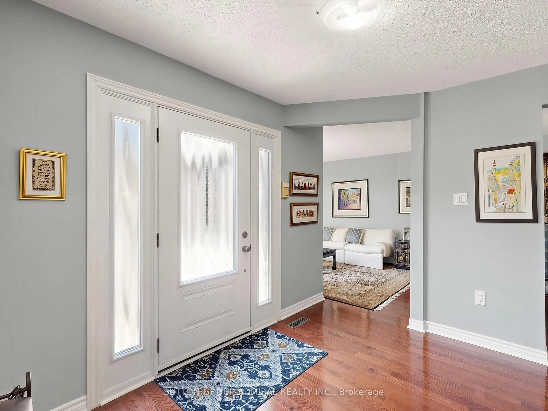 Photo 3 of 20 Esther Crescent, Vaughan, Crestwood-Springfarm-Yorkhill — HOMEH