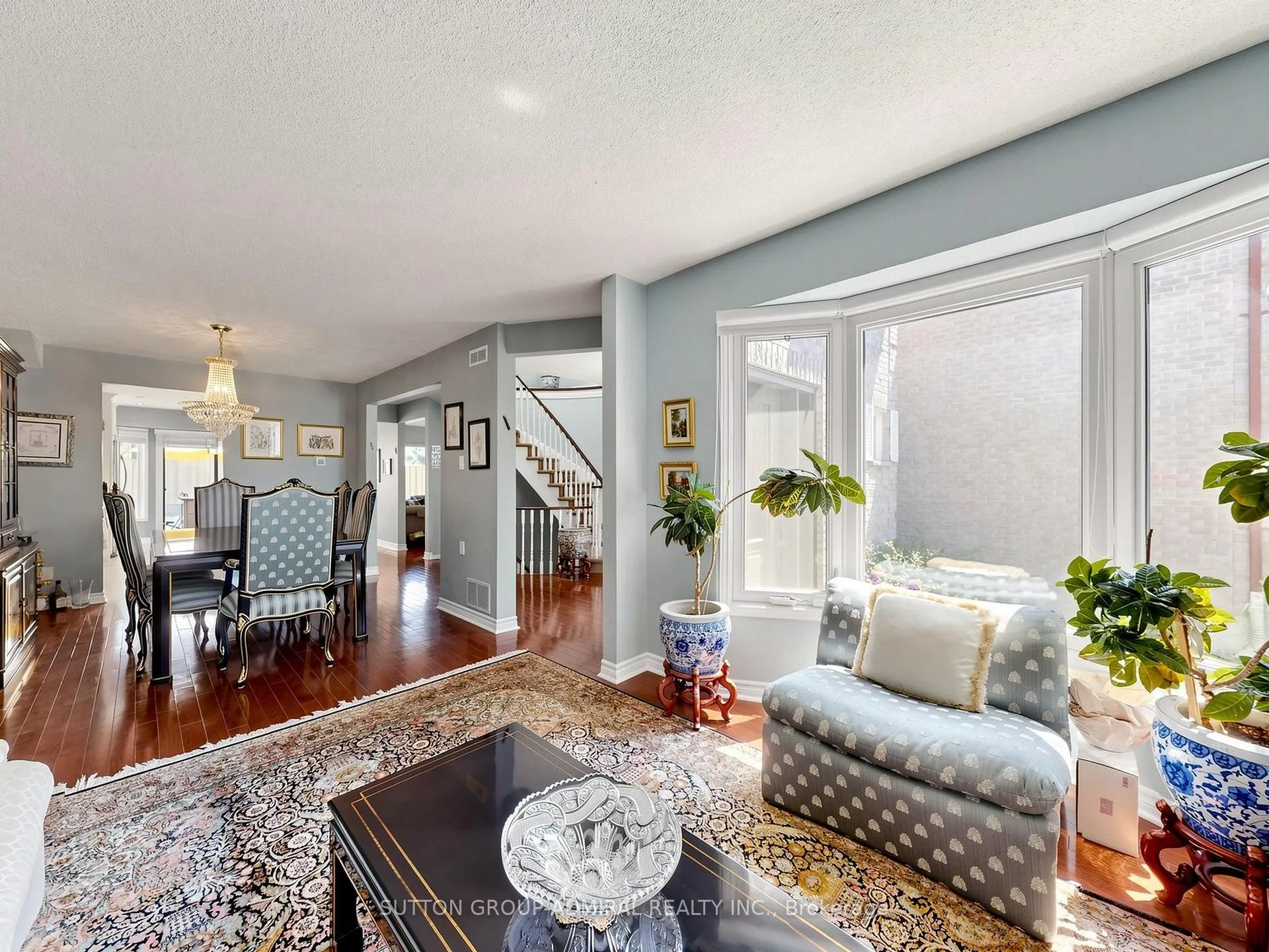 Photo 4 of 20 Esther Crescent, Vaughan, Crestwood-Springfarm-Yorkhill — HOMEH