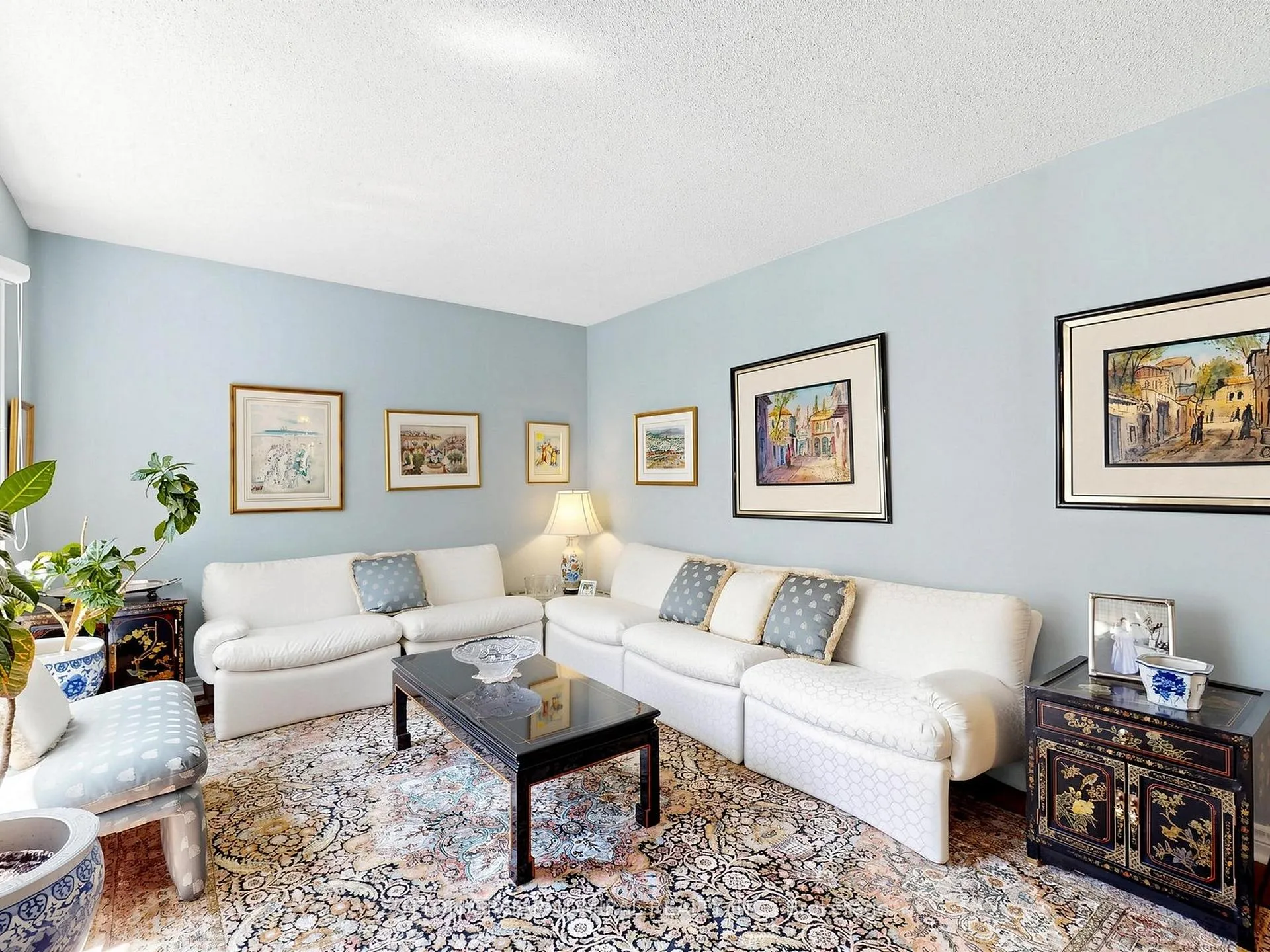 Photo 6 of 20 Esther Crescent, Vaughan, Crestwood-Springfarm-Yorkhill — HOMEH