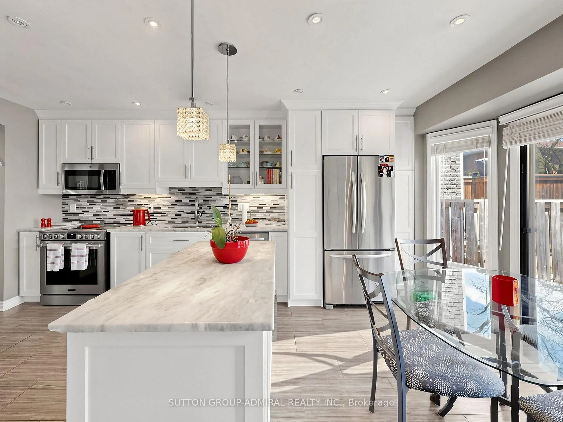 Photo 16 of 20 Esther Crescent, Vaughan, Crestwood-Springfarm-Yorkhill — HOMEH
