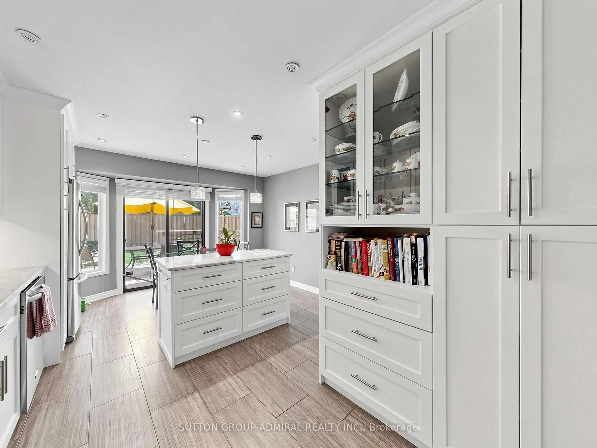 Photo 17 of 20 Esther Crescent, Vaughan, Crestwood-Springfarm-Yorkhill — HOMEH