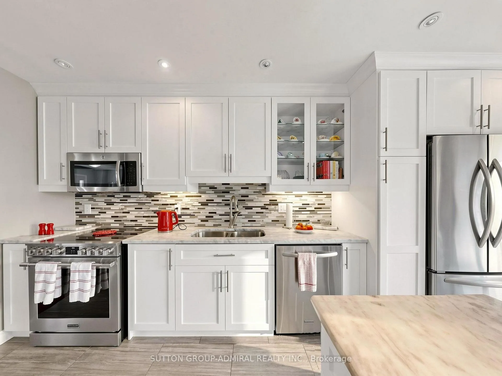 Photo 18 of 20 Esther Crescent, Vaughan, Crestwood-Springfarm-Yorkhill — HOMEH