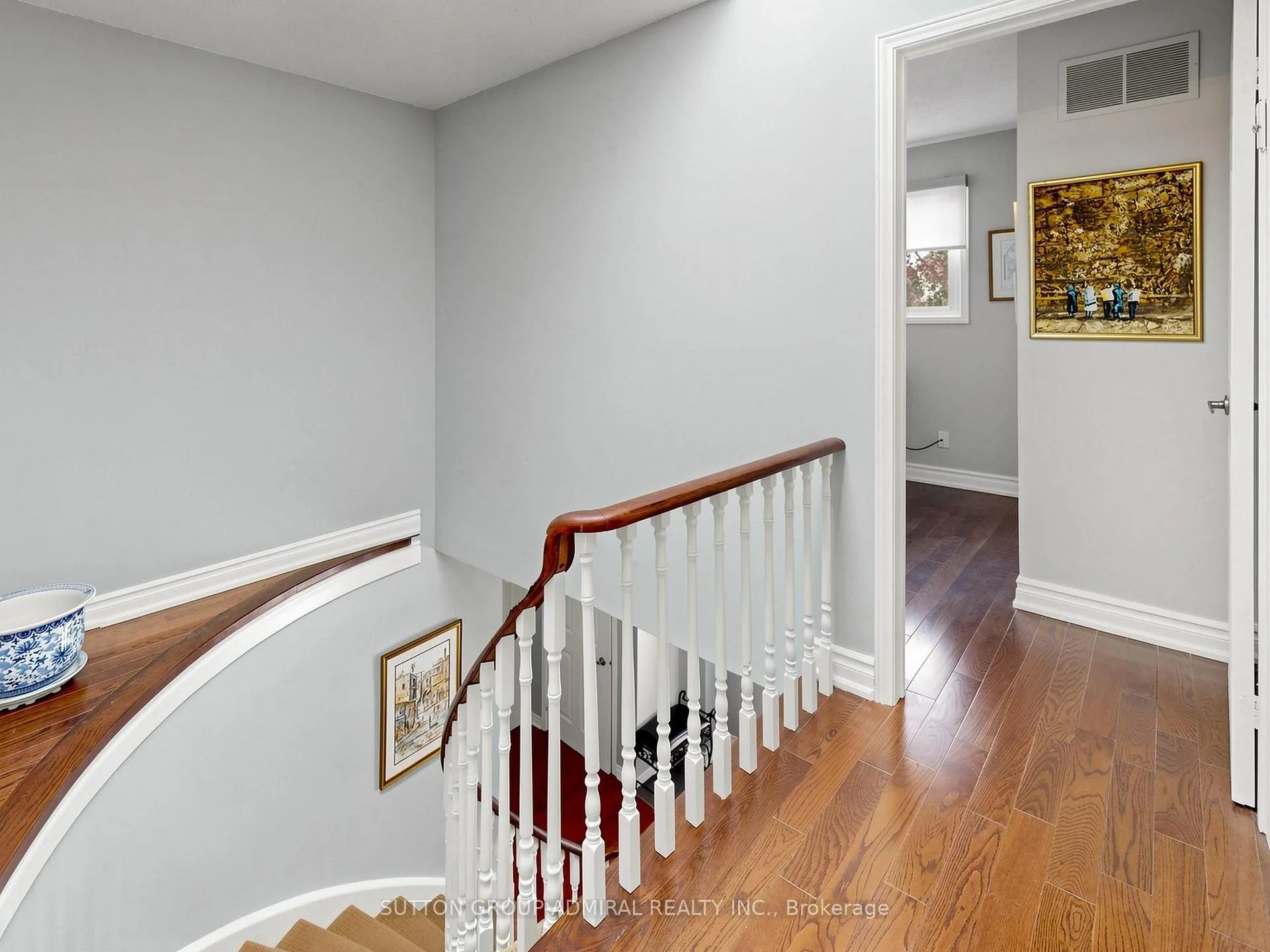 Photo 22 of 20 Esther Crescent, Vaughan, Crestwood-Springfarm-Yorkhill — HOMEH