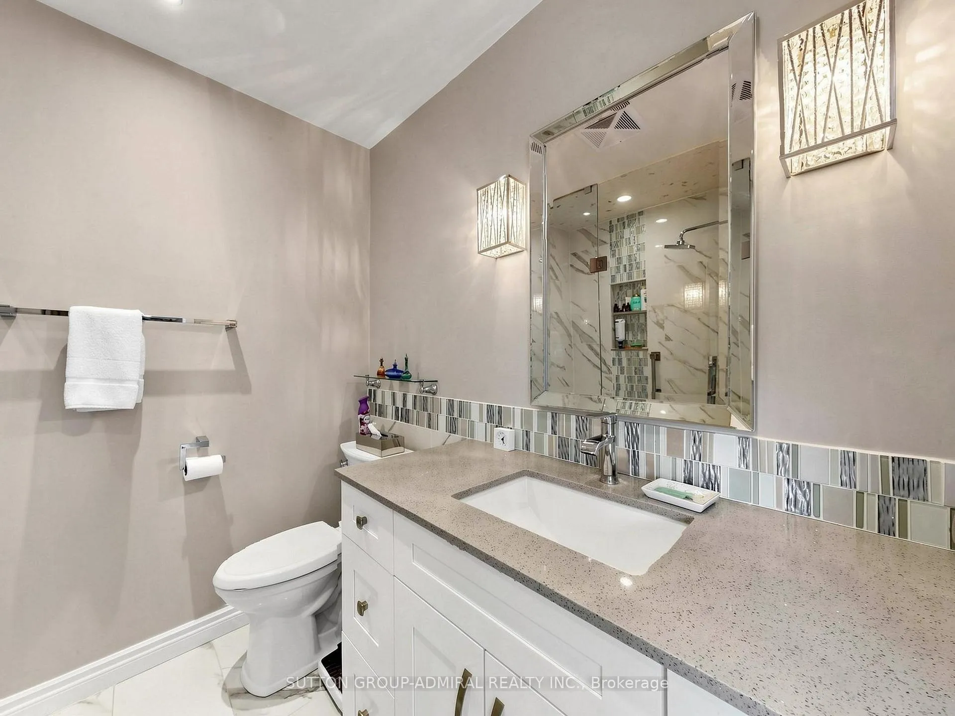 Photo 27 of 20 Esther Crescent, Vaughan, Crestwood-Springfarm-Yorkhill — HOMEH