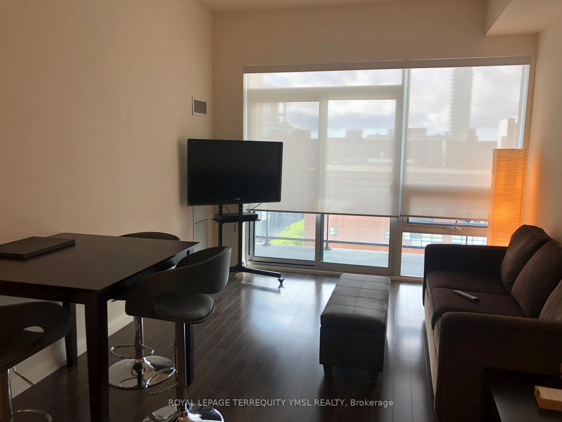 Photo 5 of Unit 911, 460 Adelaide Street E, Toronto, Moss Park — HOMEH