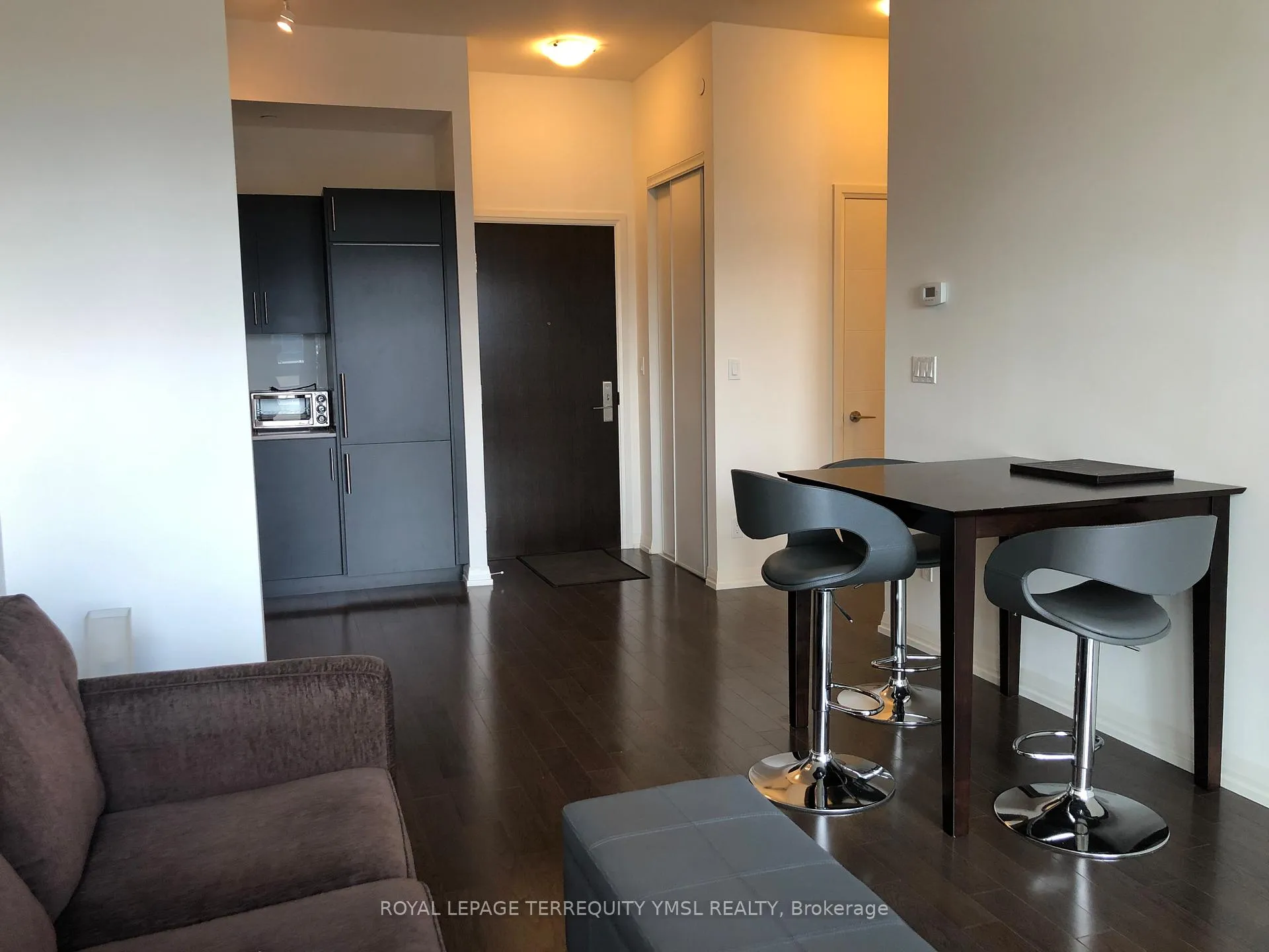 Photo 6 of Unit 911, 460 Adelaide Street E, Toronto, Moss Park — HOMEH