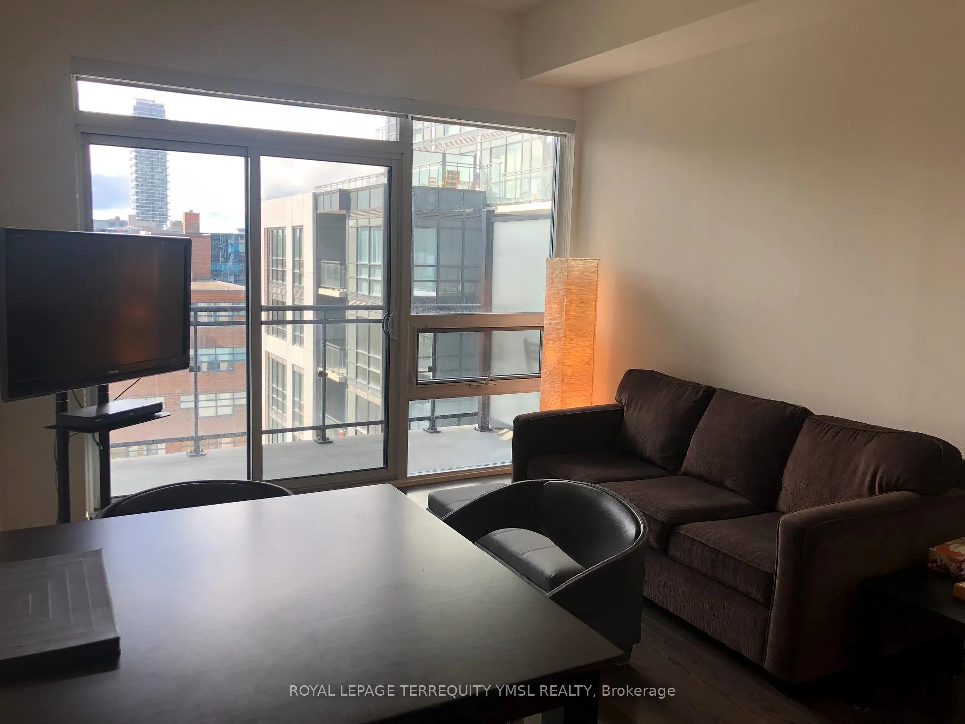 Photo 7 of Unit 911, 460 Adelaide Street E, Toronto, Moss Park — HOMEH