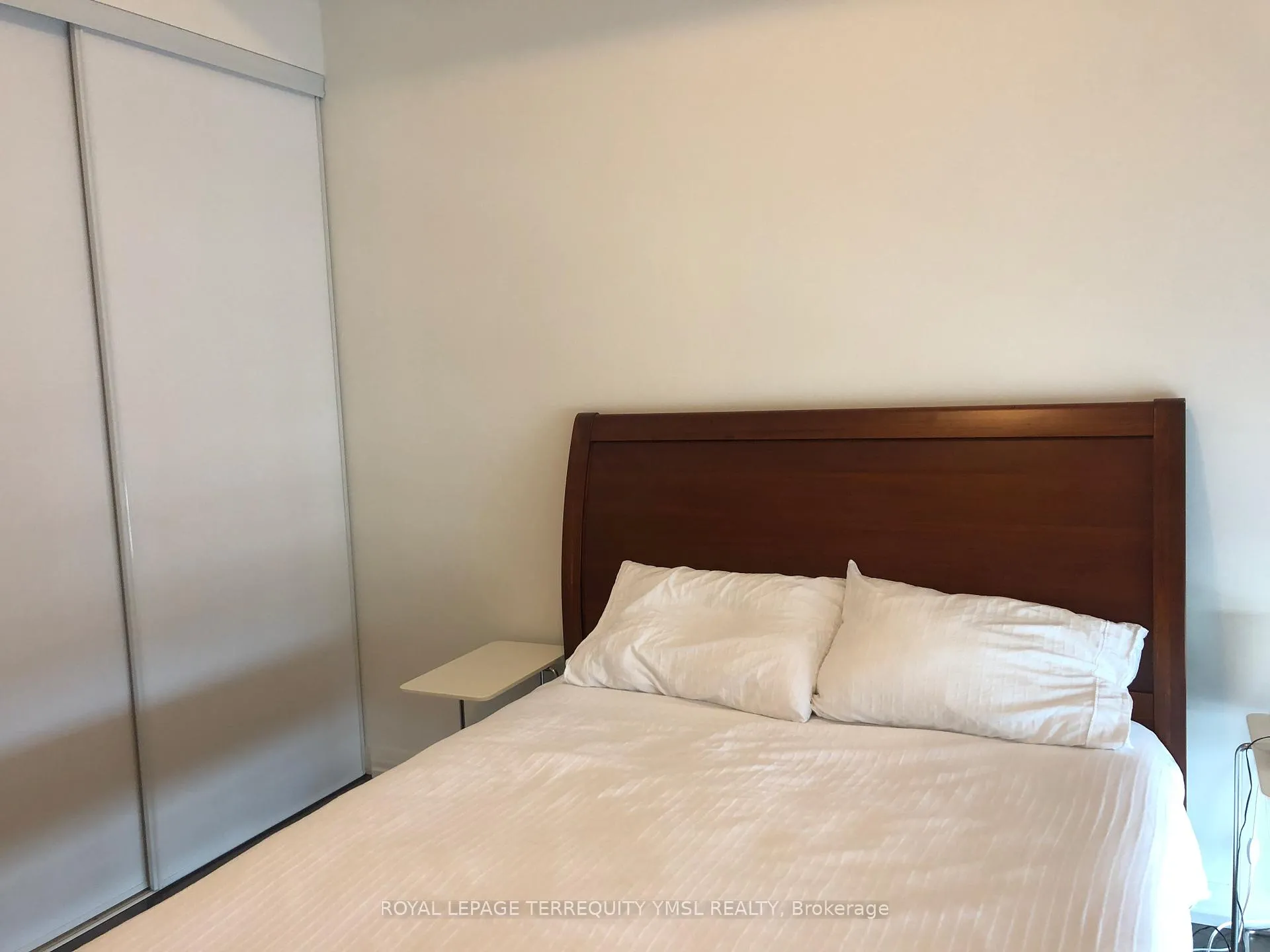 Photo 9 of Unit 911, 460 Adelaide Street E, Toronto, Moss Park — HOMEH