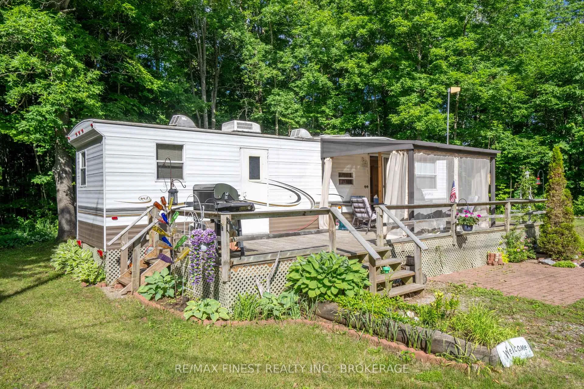 Photo 3 of 1059 Northview Lane, Frontenac, Frontenac Centre — HOMEH