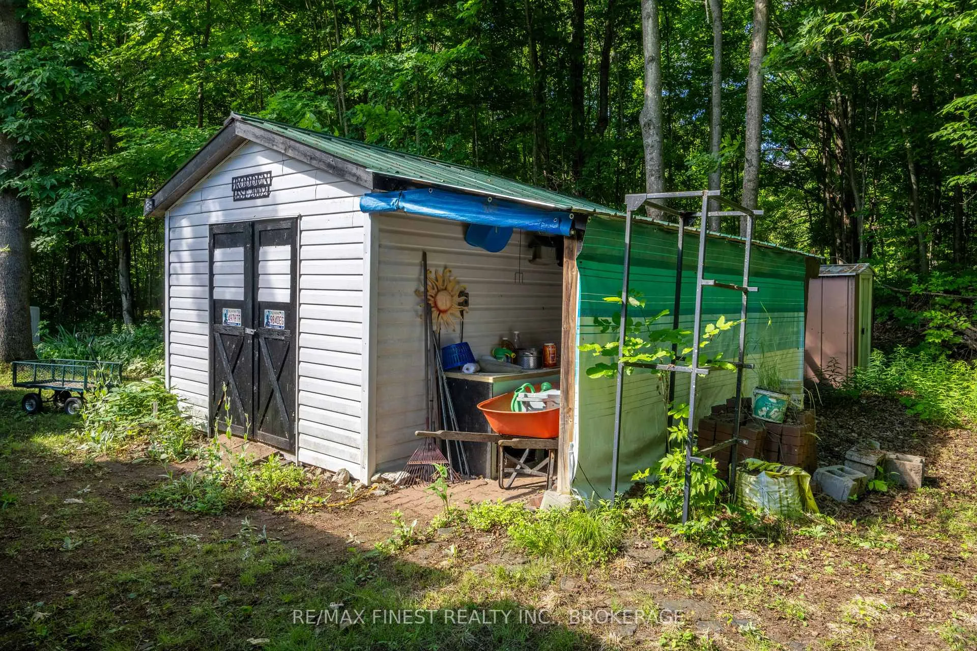 Photo 10 of 1059 Northview Lane, Frontenac, Frontenac Centre — HOMEH