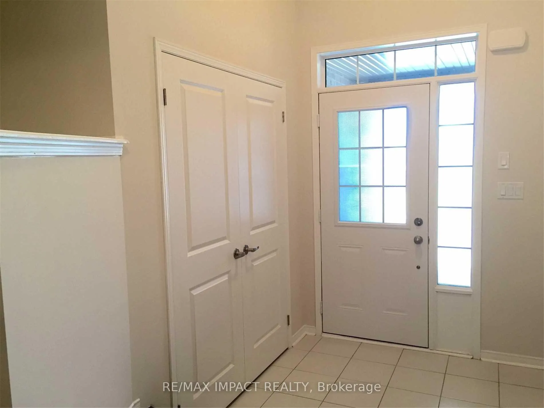 Photo 2 of 20 Rimrock Crescent, Whitby, Williamsburg — HOMEH