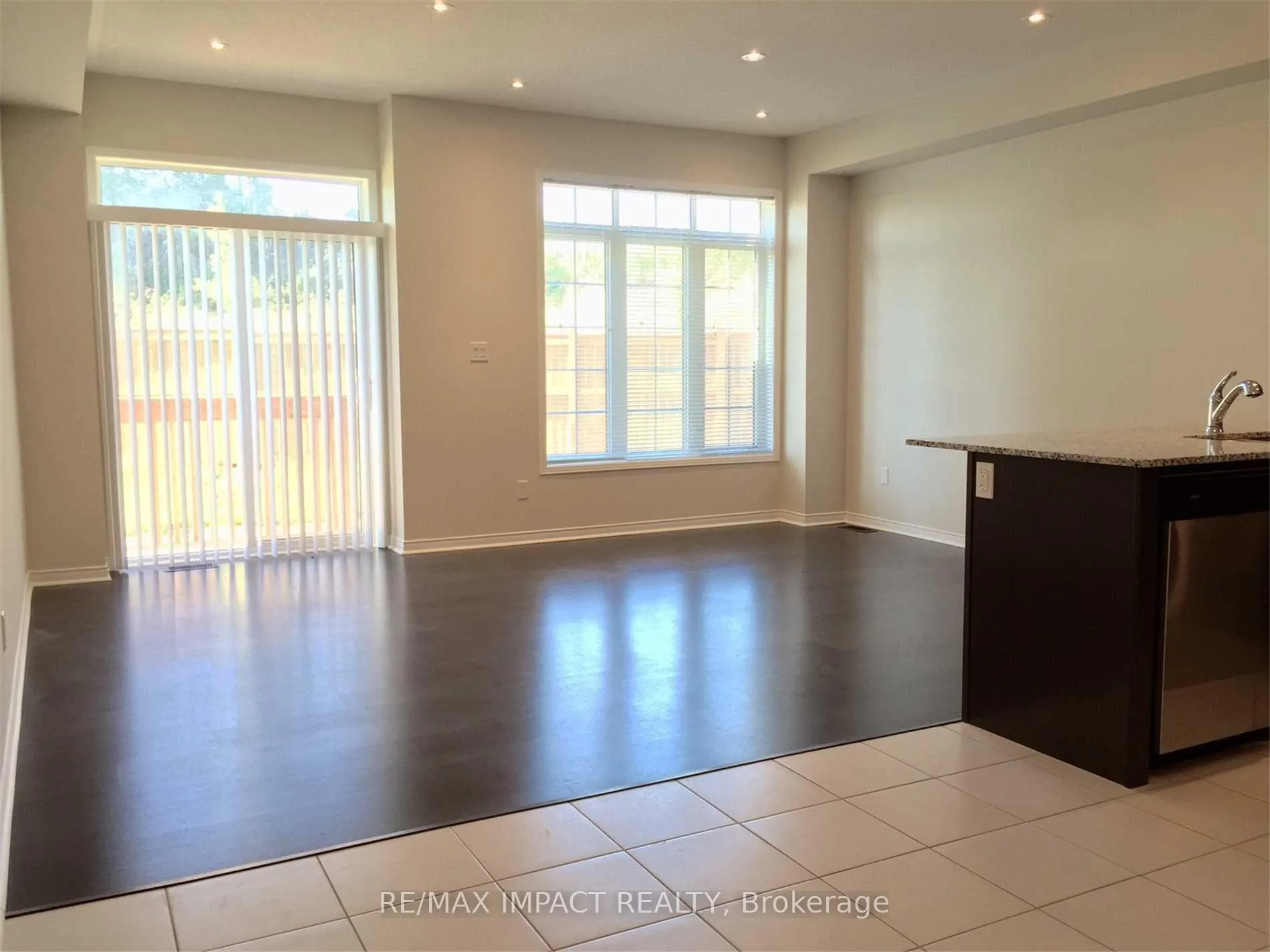 Photo 6 of 20 Rimrock Crescent, Whitby, Williamsburg — HOMEH