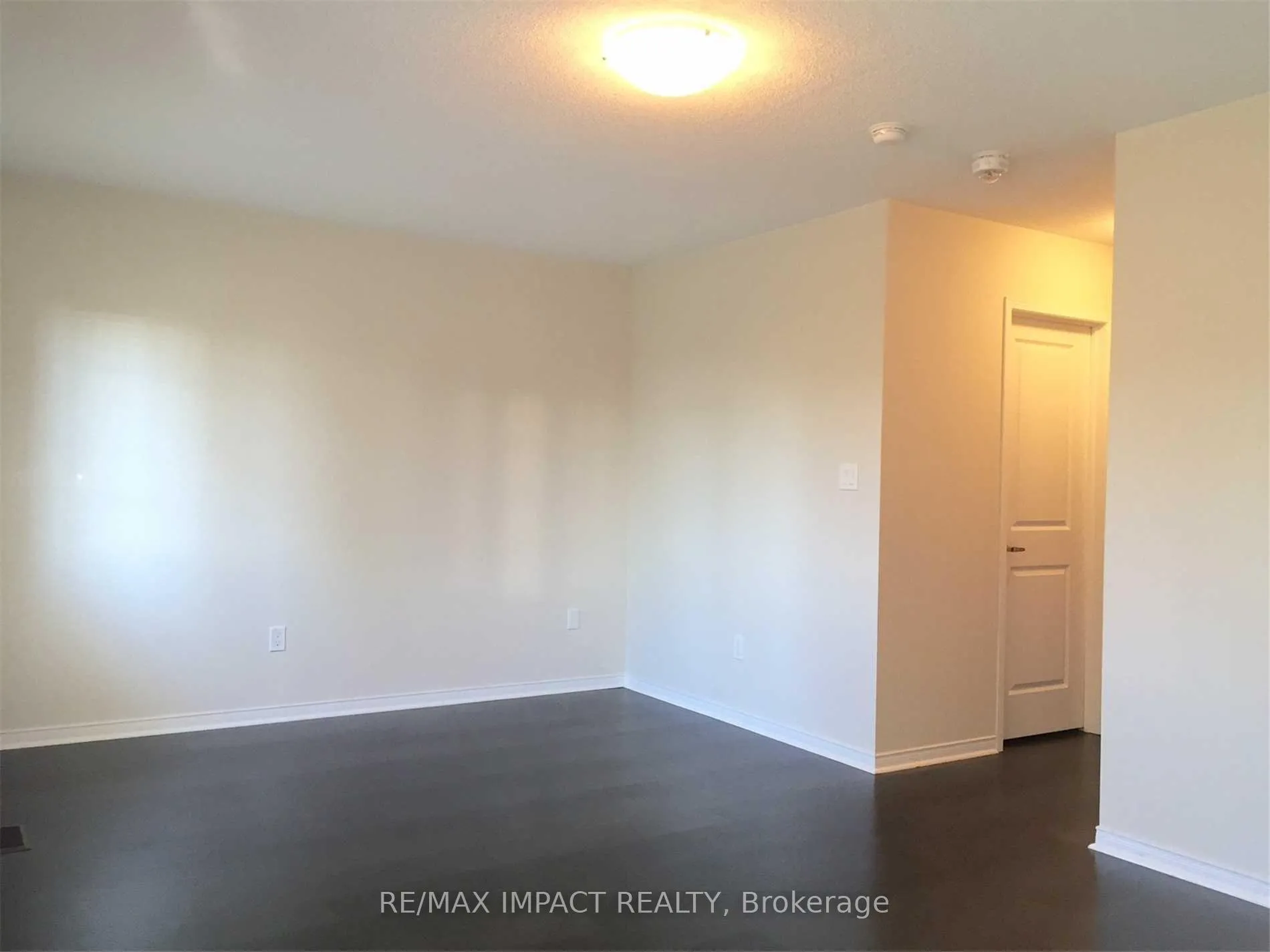 Photo 8 of 20 Rimrock Crescent, Whitby, Williamsburg — HOMEH