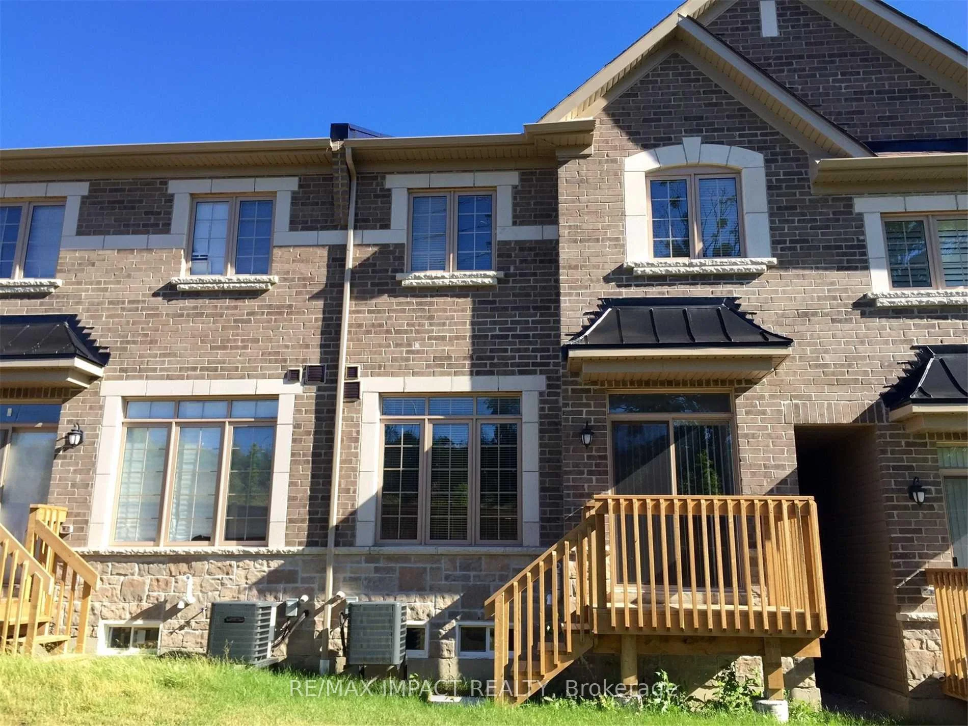 Photo 21 of 20 Rimrock Crescent, Whitby, Williamsburg — HOMEH