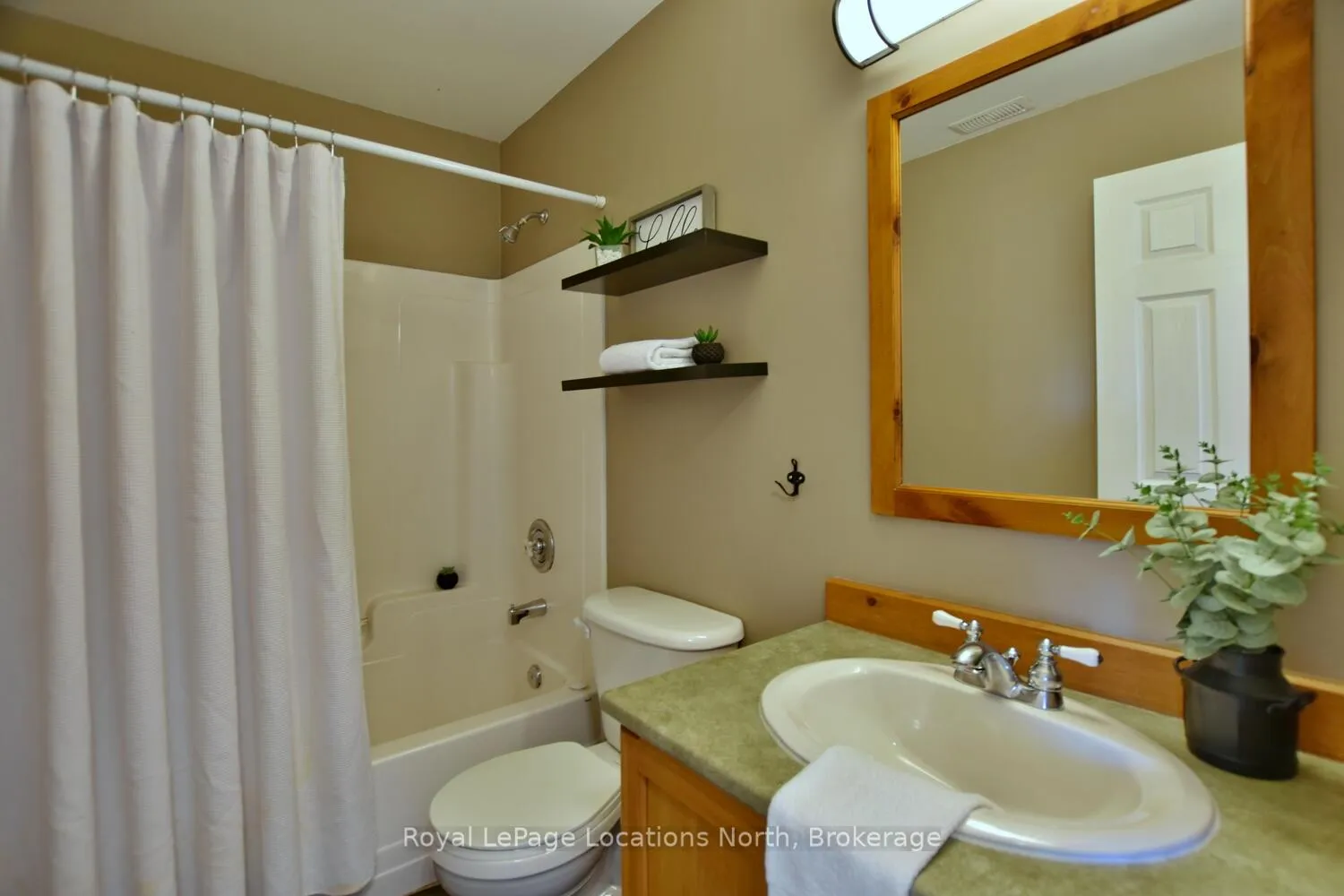 Photo 33 of Unit 223, 170 Snowbridge Way, Blue Mountains — HOMEH