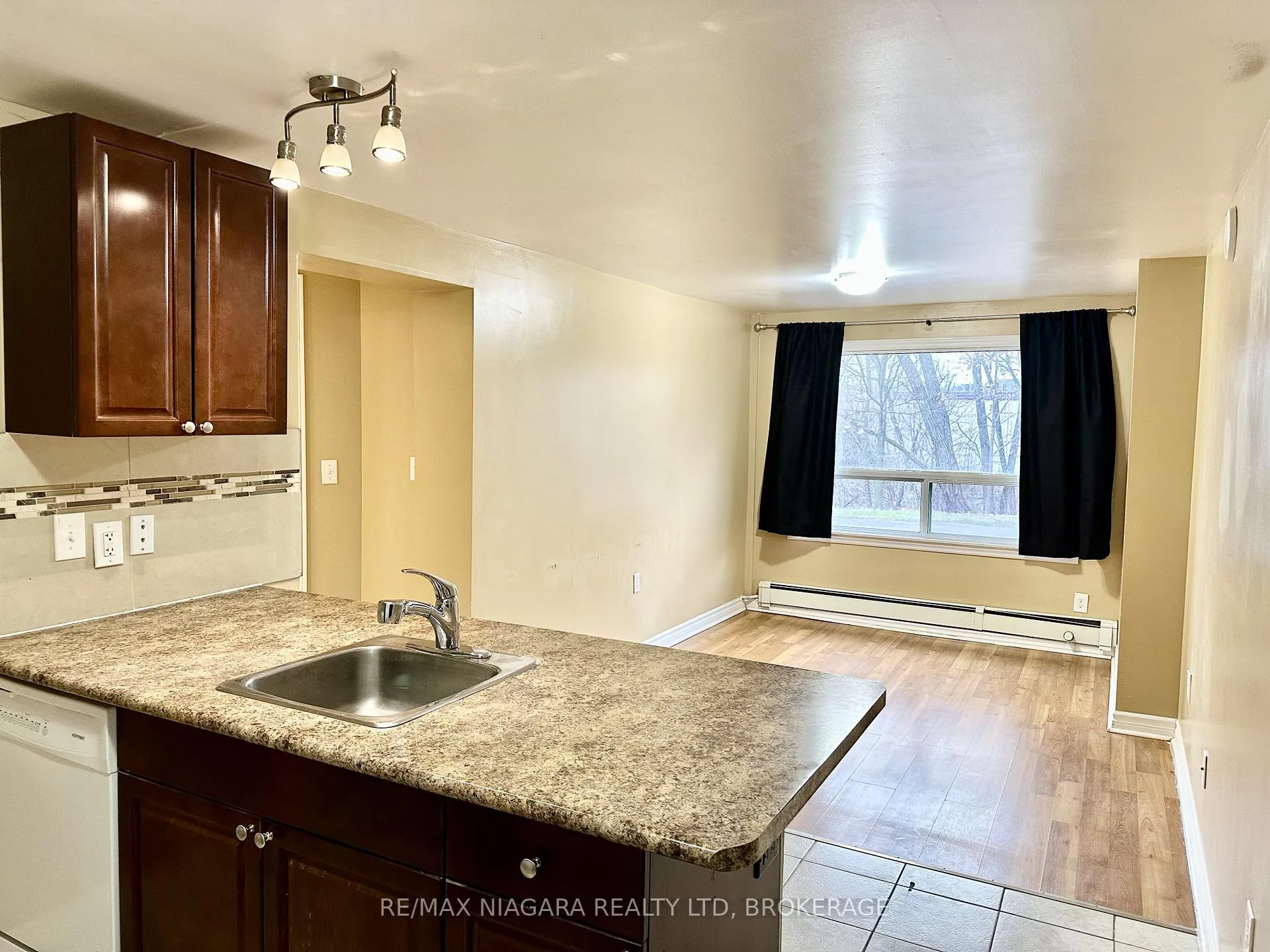 Photo 8 of Unit 105, 7 Riverview Boulevard, St. Catharines, Glendale/Glenridge — HOMEH