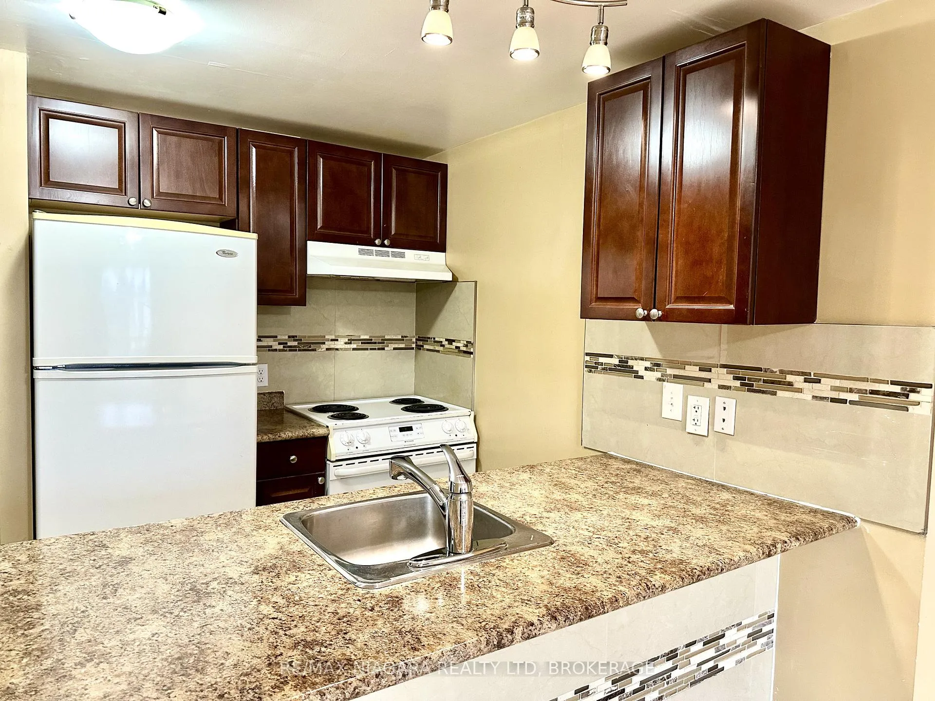 Photo 10 of Unit 105, 7 Riverview Boulevard, St. Catharines, Glendale/Glenridge — HOMEH