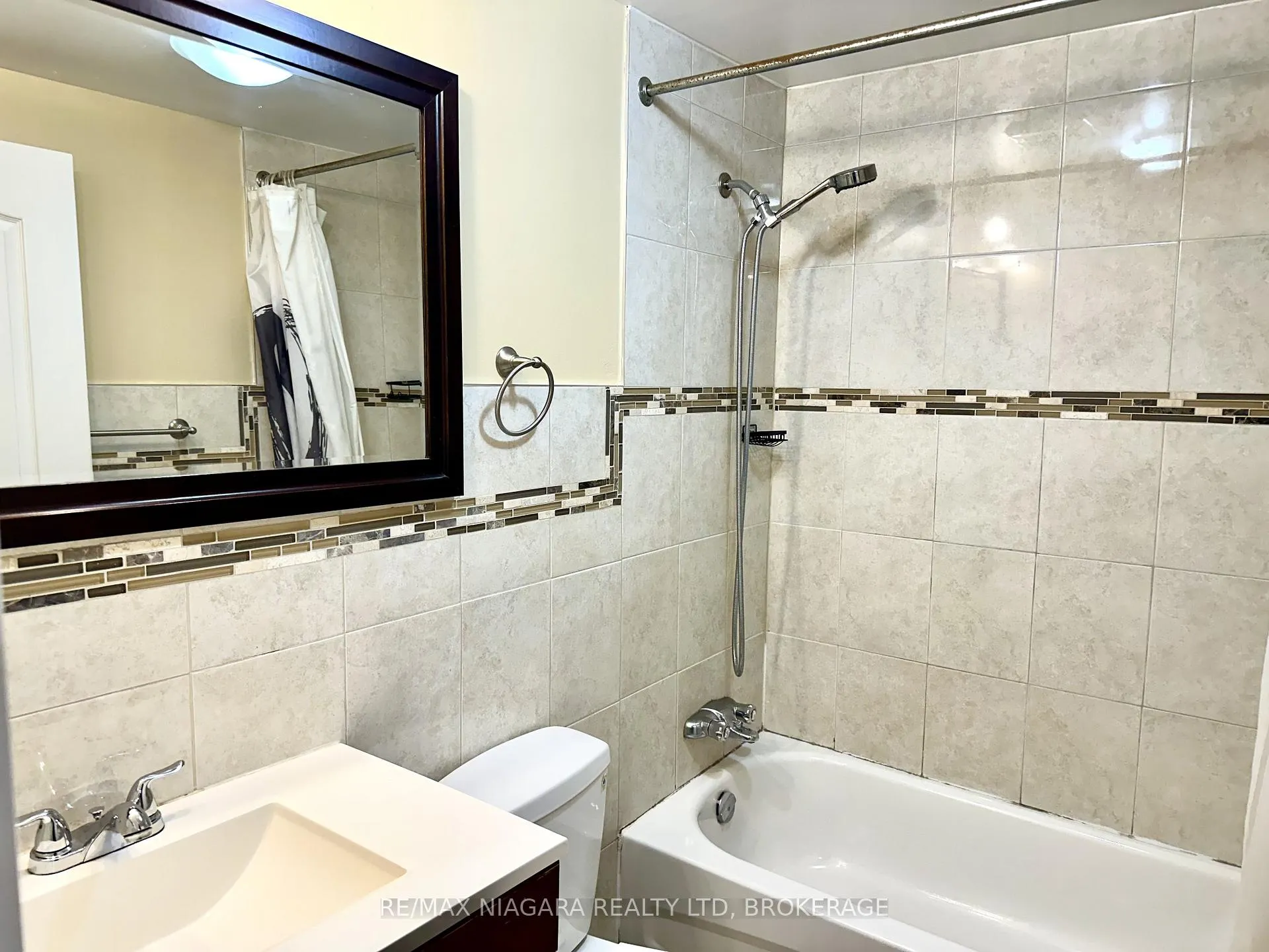 Photo 15 of Unit 105, 7 Riverview Boulevard, St. Catharines, Glendale/Glenridge — HOMEH