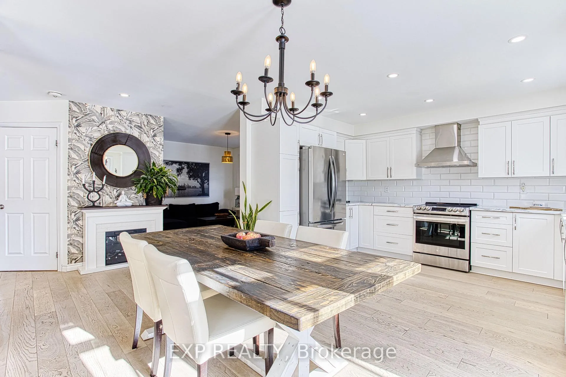 Photo 2 of 32 Hudson Drive, Haldimand — HOMEH