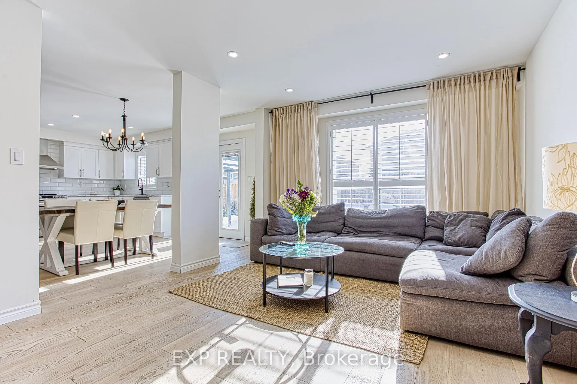 Photo 13 of 32 Hudson Drive, Haldimand — HOMEH