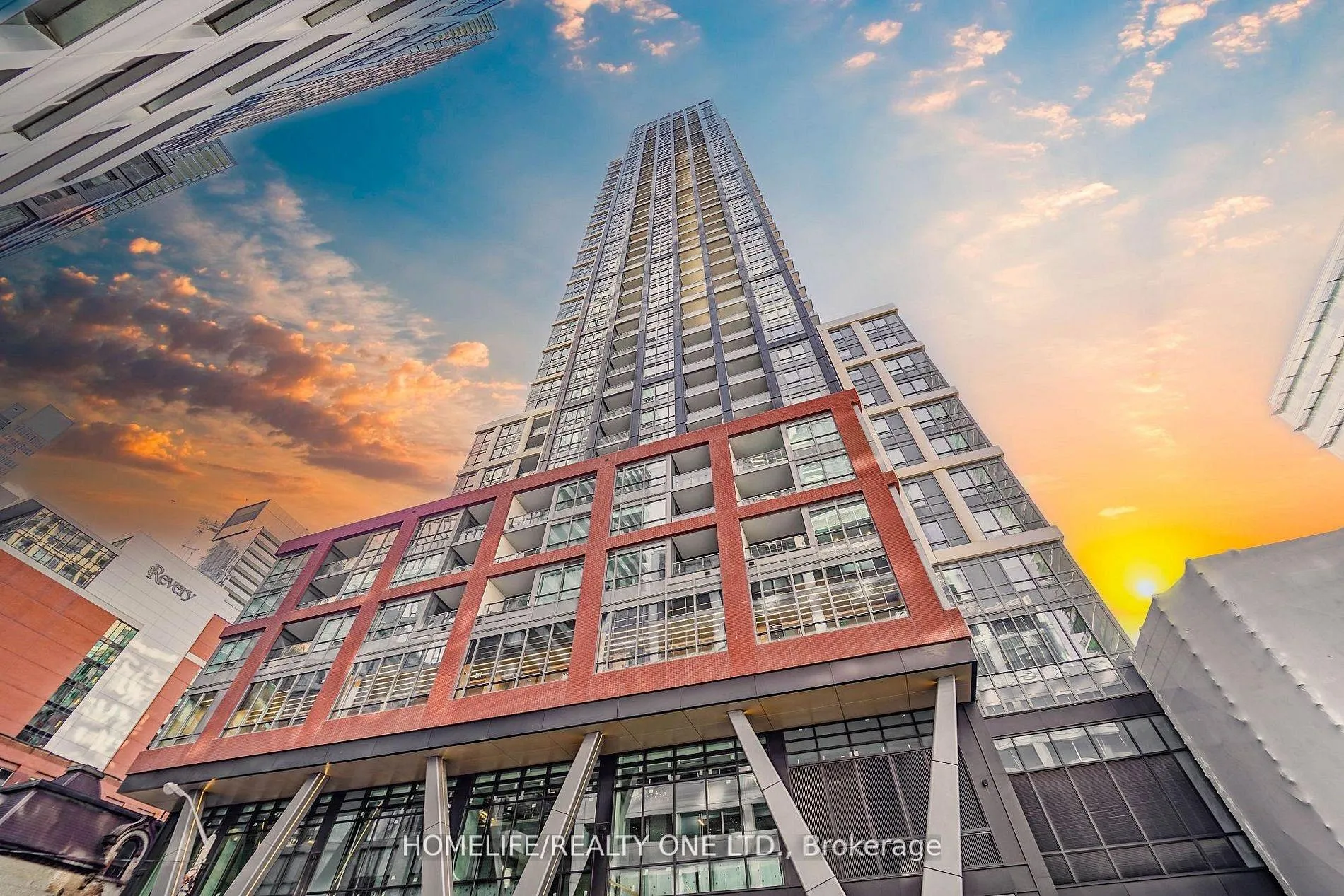 Front of Unit 4106, 108 Peter Street