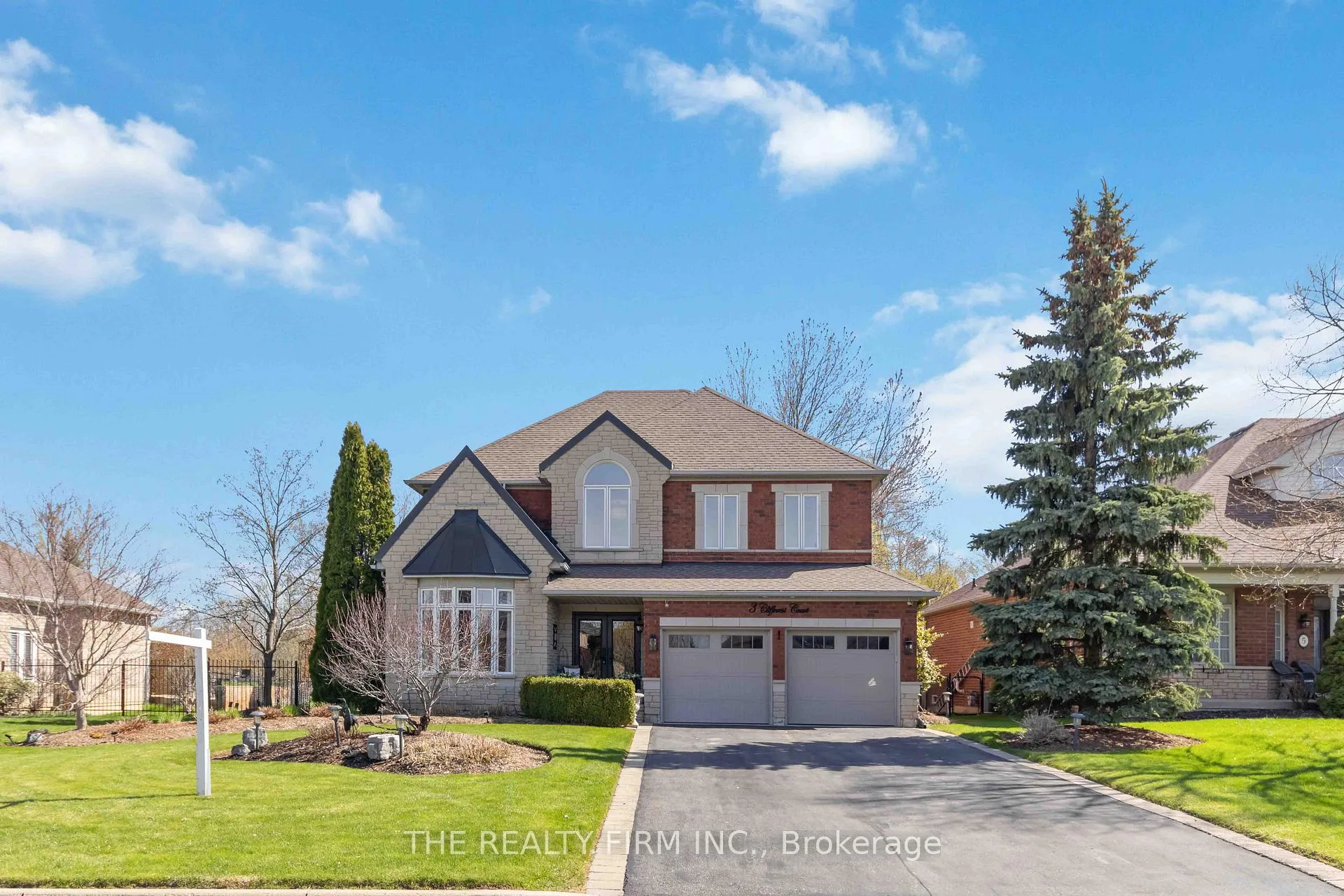 Photo 1 of 3 Cliffcrest Court, Caledon, Rural Caledon — HOMEH