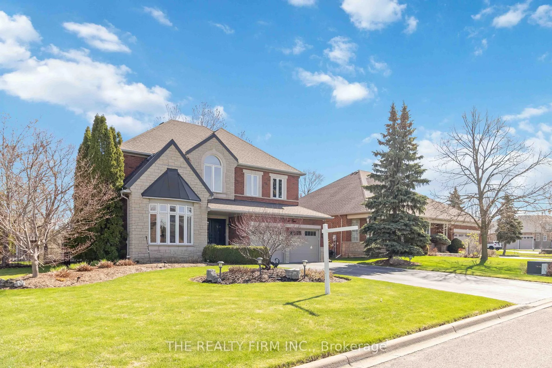 Photo 2 of 3 Cliffcrest Court, Caledon, Rural Caledon — HOMEH