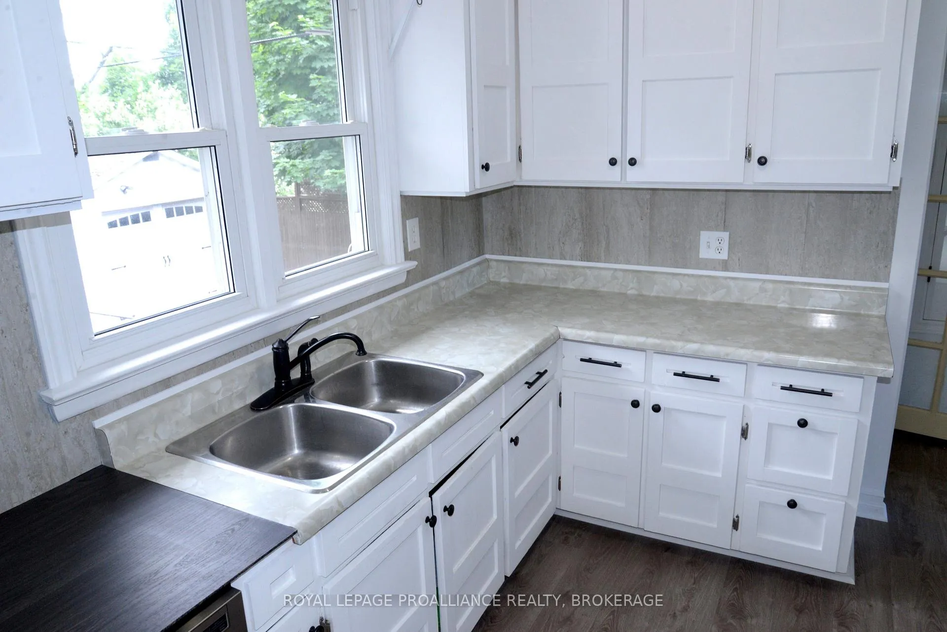 Photo 7 of 775 Alfred Crescent, Kingston, East of Sir John A. Blvd — HOMEH