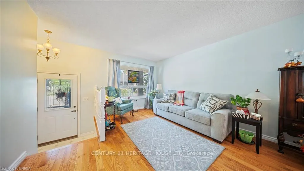 Photo 5 of 6442 Taylor Street, Niagara Falls, Dorchester — HOMEH