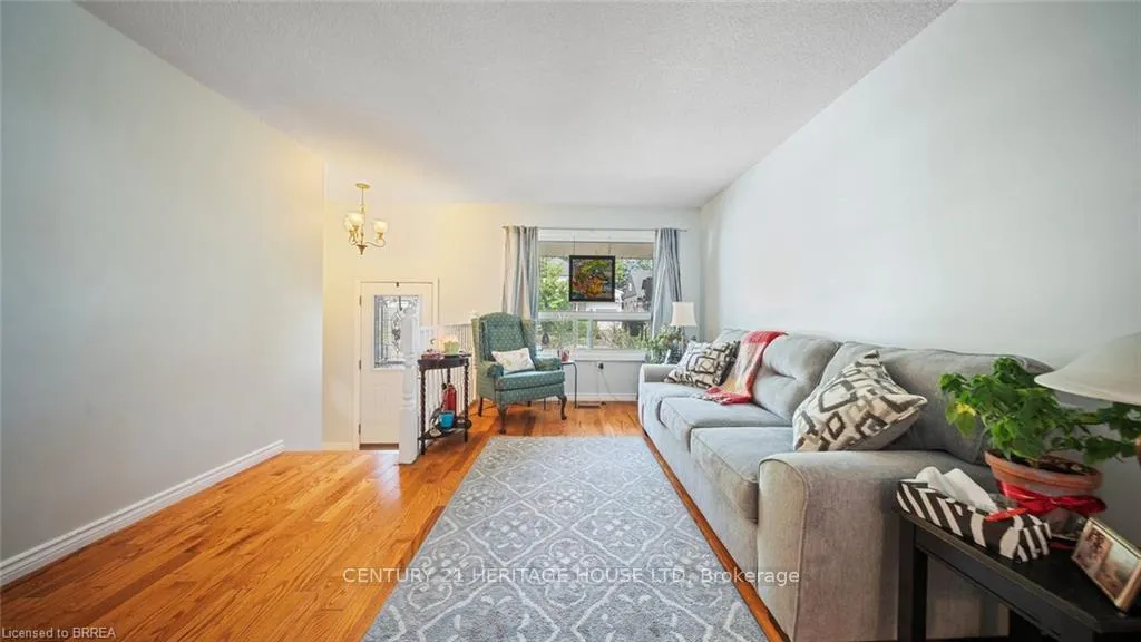 Photo 6 of 6442 Taylor Street, Niagara Falls, Dorchester — HOMEH