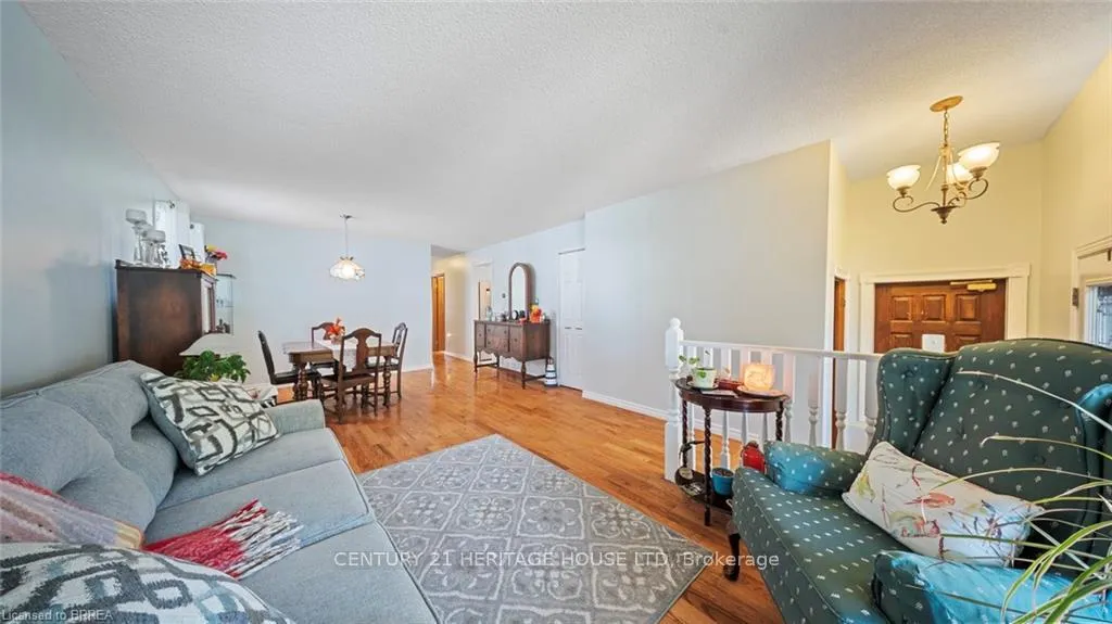 Photo 7 of 6442 Taylor Street, Niagara Falls, Dorchester — HOMEH