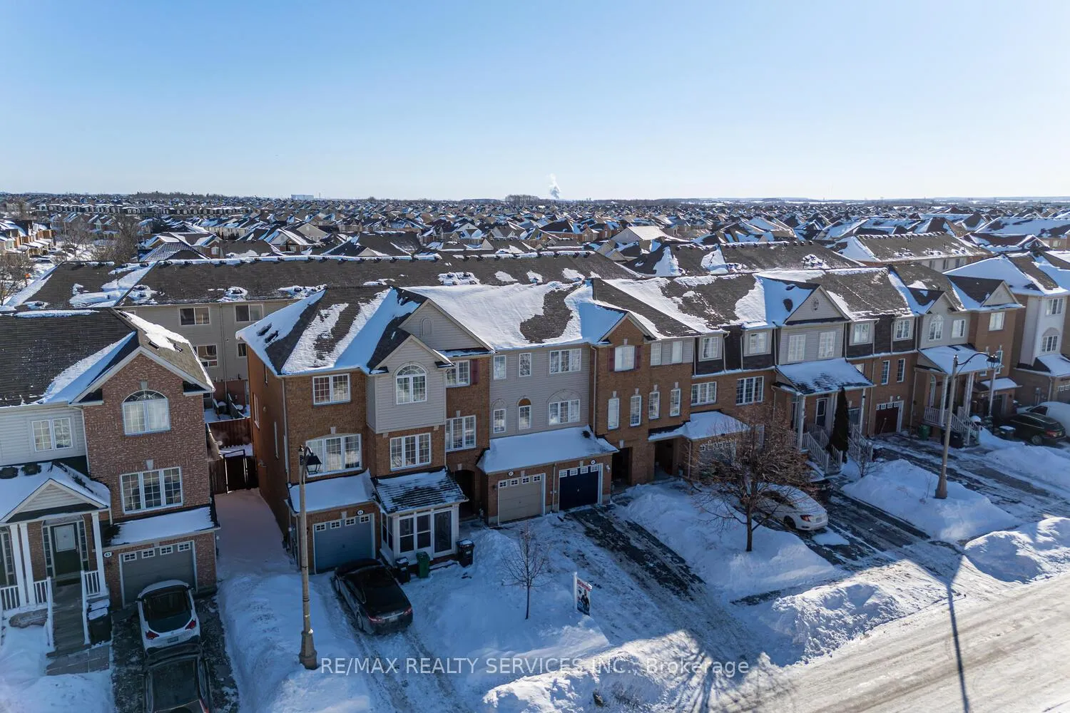 Photo 2 of 67 Decker Hollow Circle, Brampton, Credit Valley — HOMEH