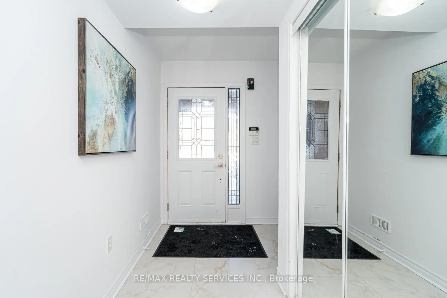 Photo 8 of 67 Decker Hollow Circle, Brampton, Credit Valley — HOMEH