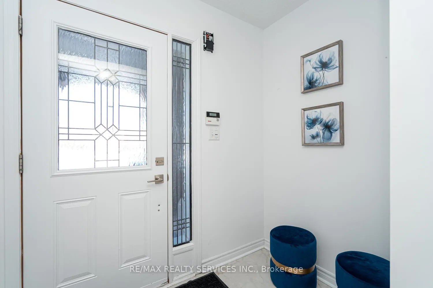 Photo 9 of 67 Decker Hollow Circle, Brampton, Credit Valley — HOMEH
