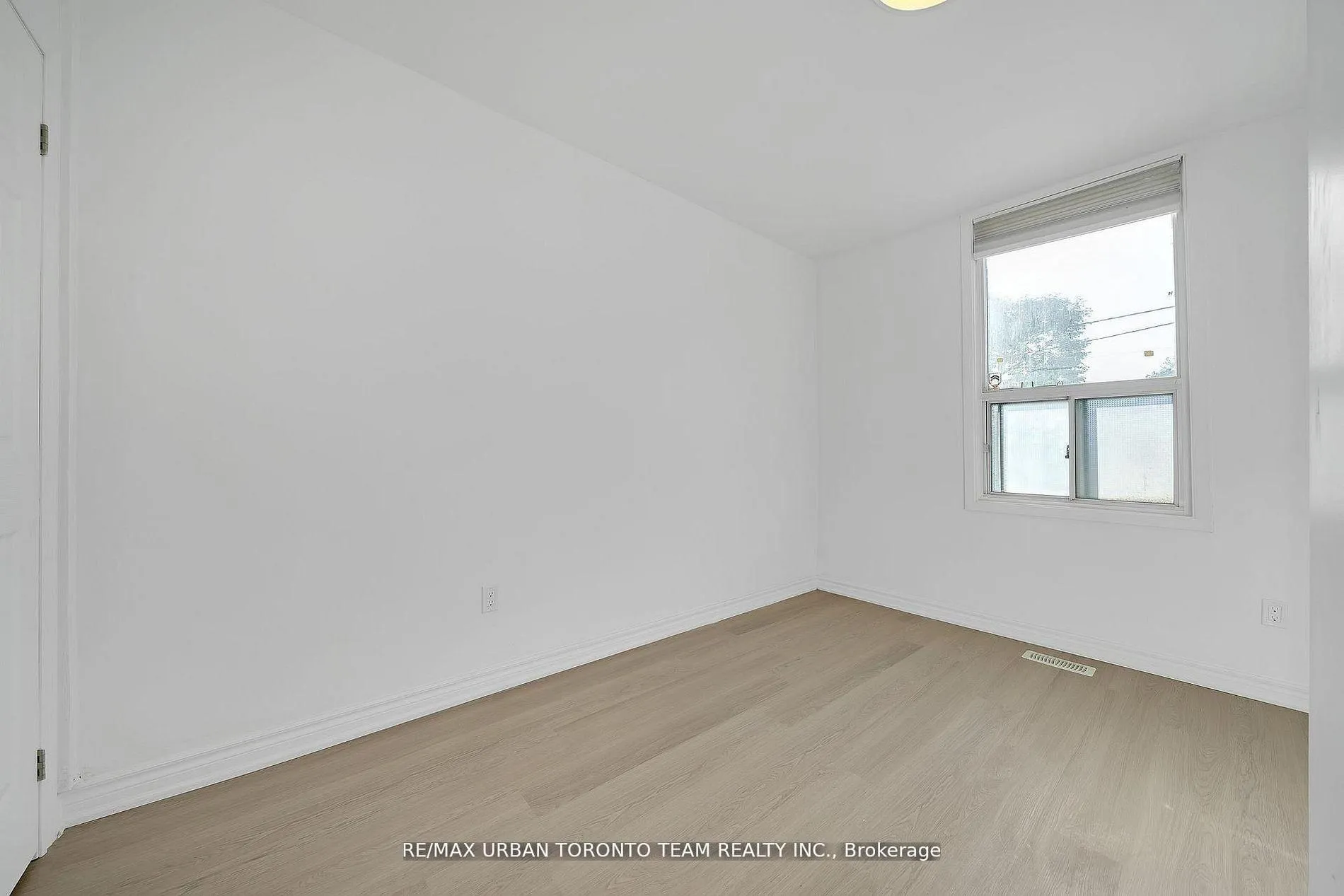 Photo 6 of Unit Main, 880 Dundas Street E, Toronto, South Riverdale — HOMEH