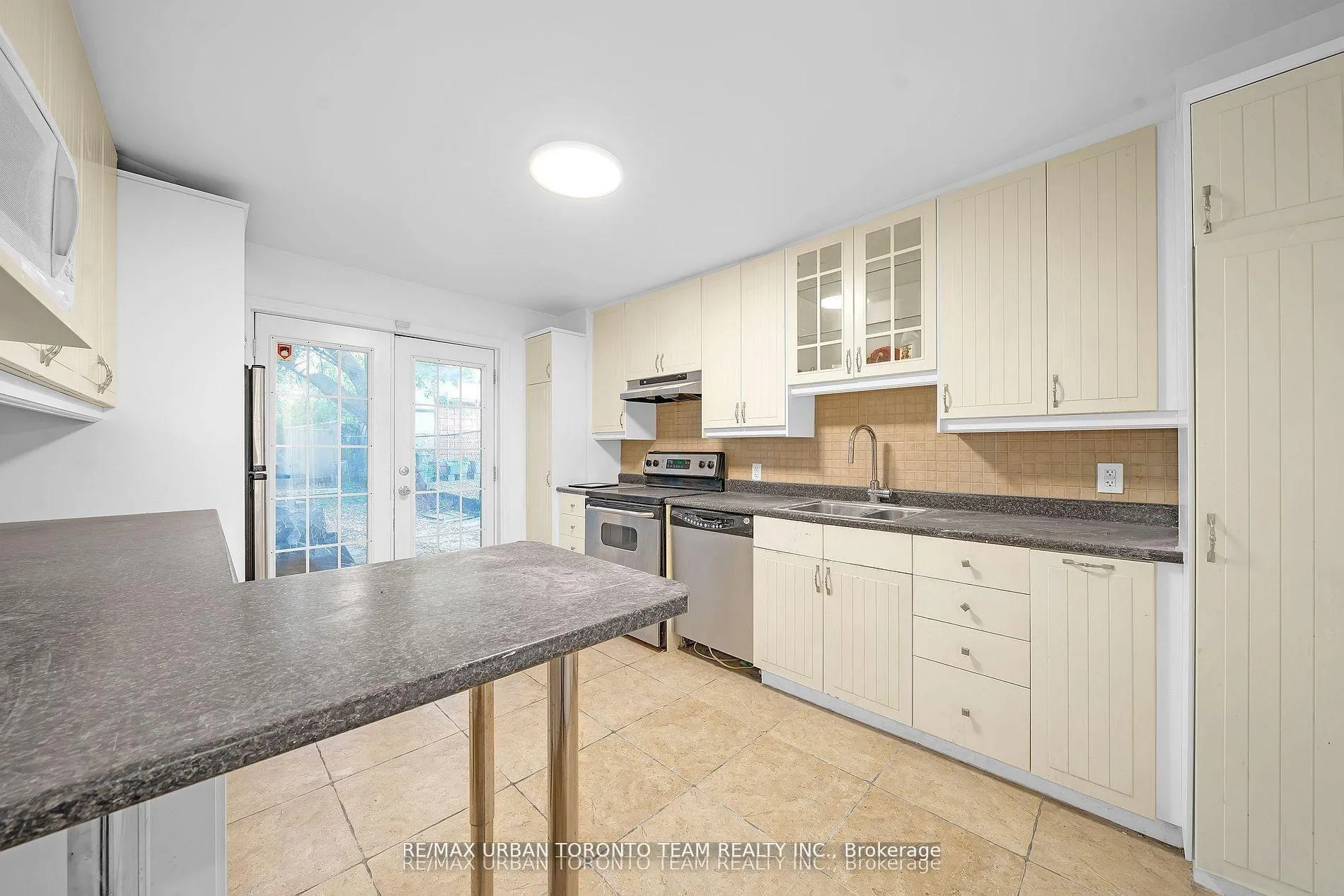 Photo 10 of Unit Main, 880 Dundas Street E, Toronto, South Riverdale — HOMEH