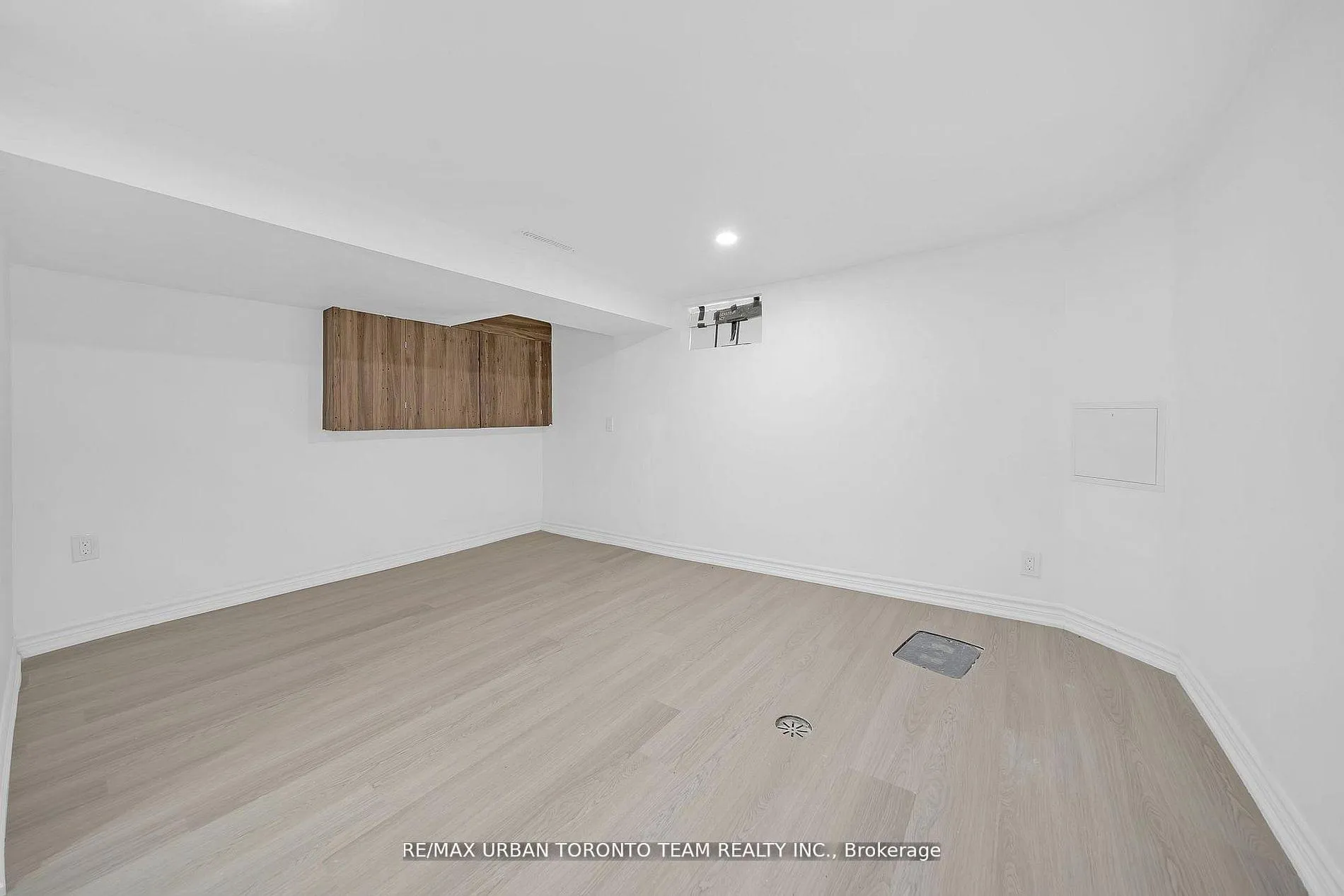 Photo 11 of Unit Main, 880 Dundas Street E, Toronto, South Riverdale — HOMEH