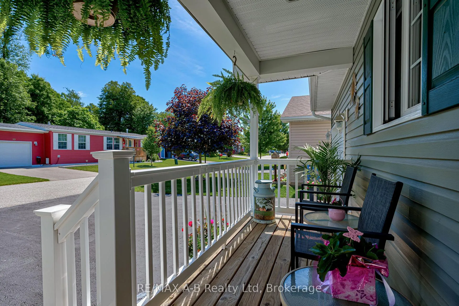 Photo 6 of 12 Kellestine Drive, Strathroy-Caradoc, SE — HOMEH