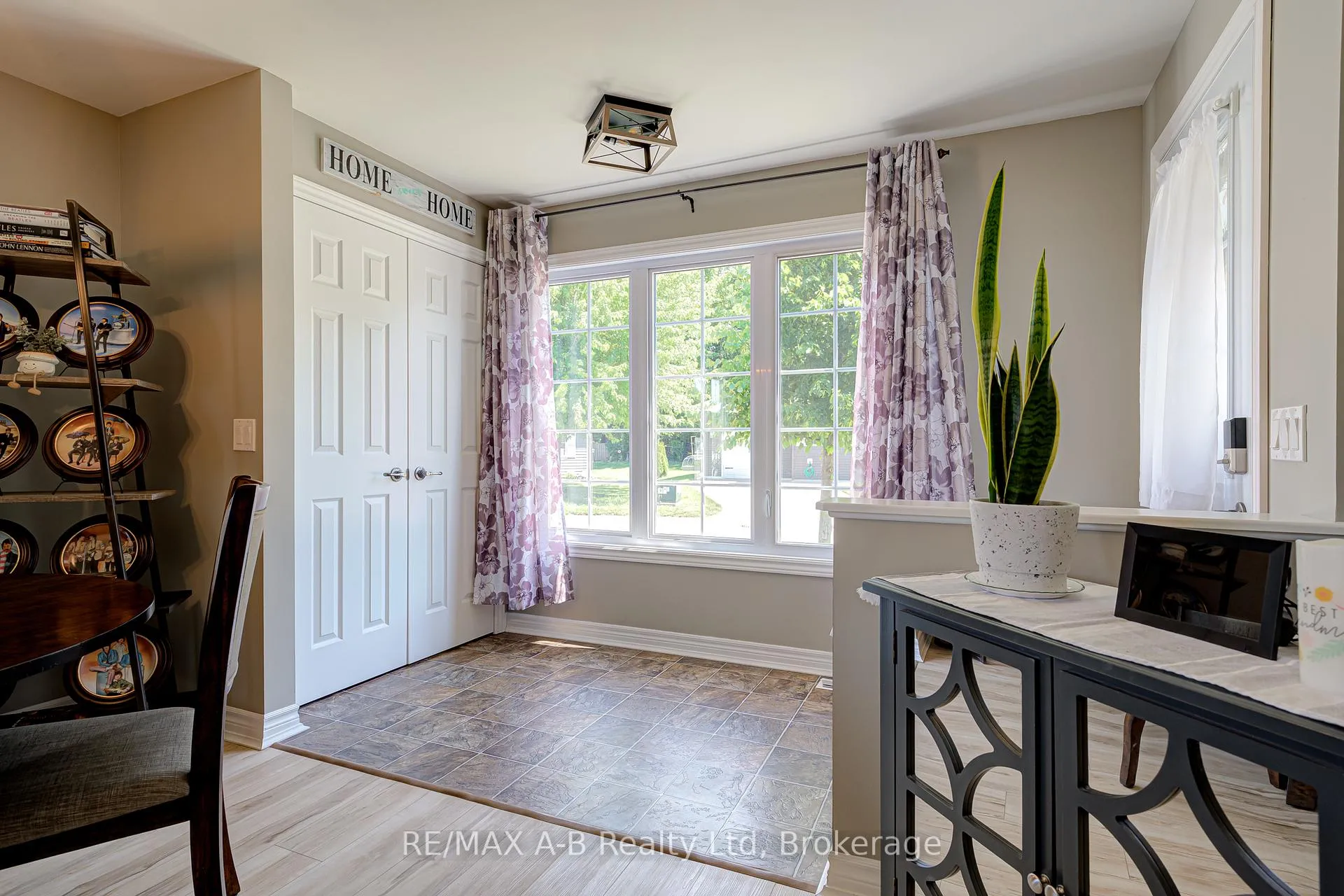 Photo 9 of 12 Kellestine Drive, Strathroy-Caradoc, SE — HOMEH