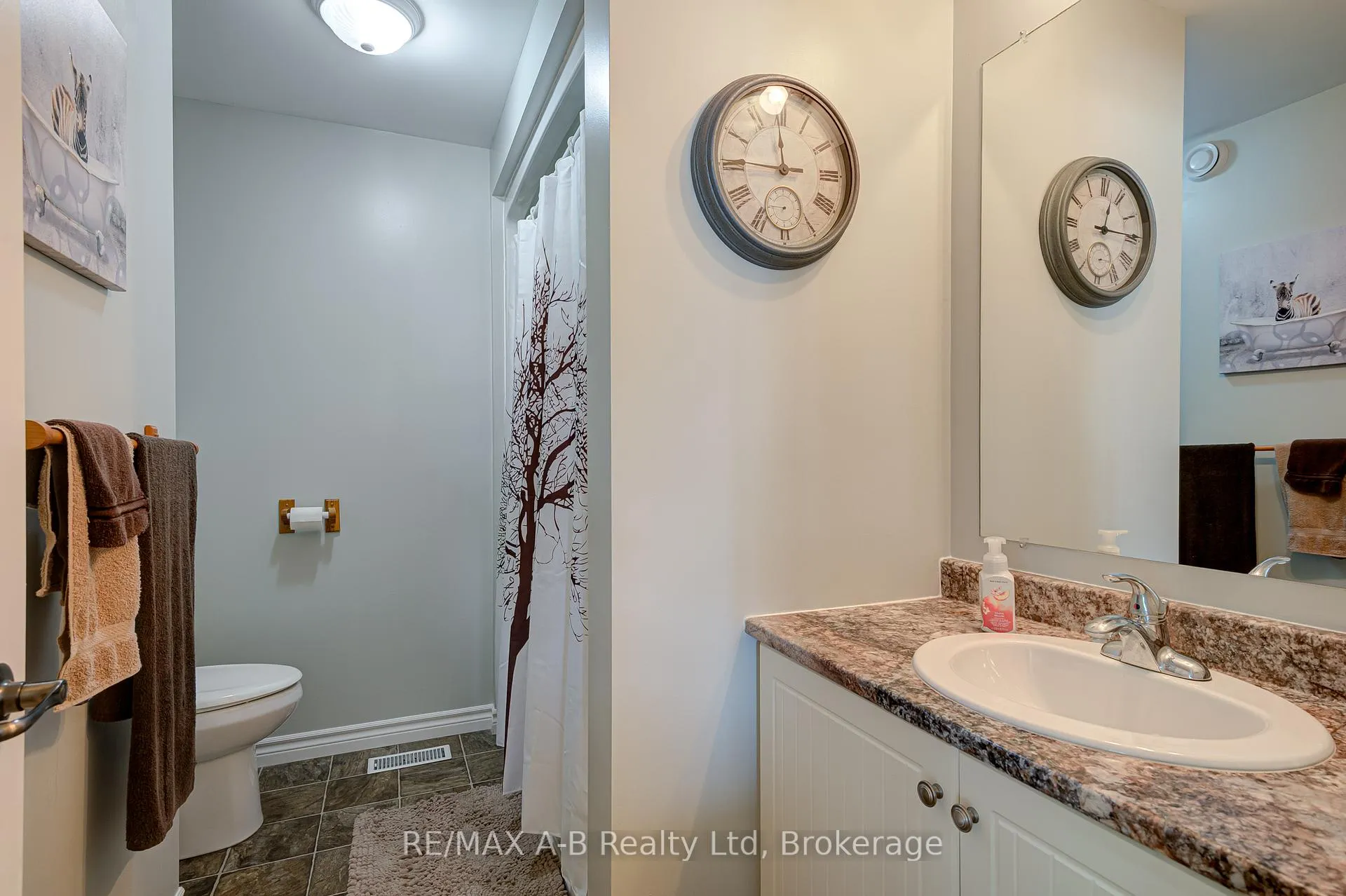 Photo 21 of 12 Kellestine Drive, Strathroy-Caradoc, SE — HOMEH
