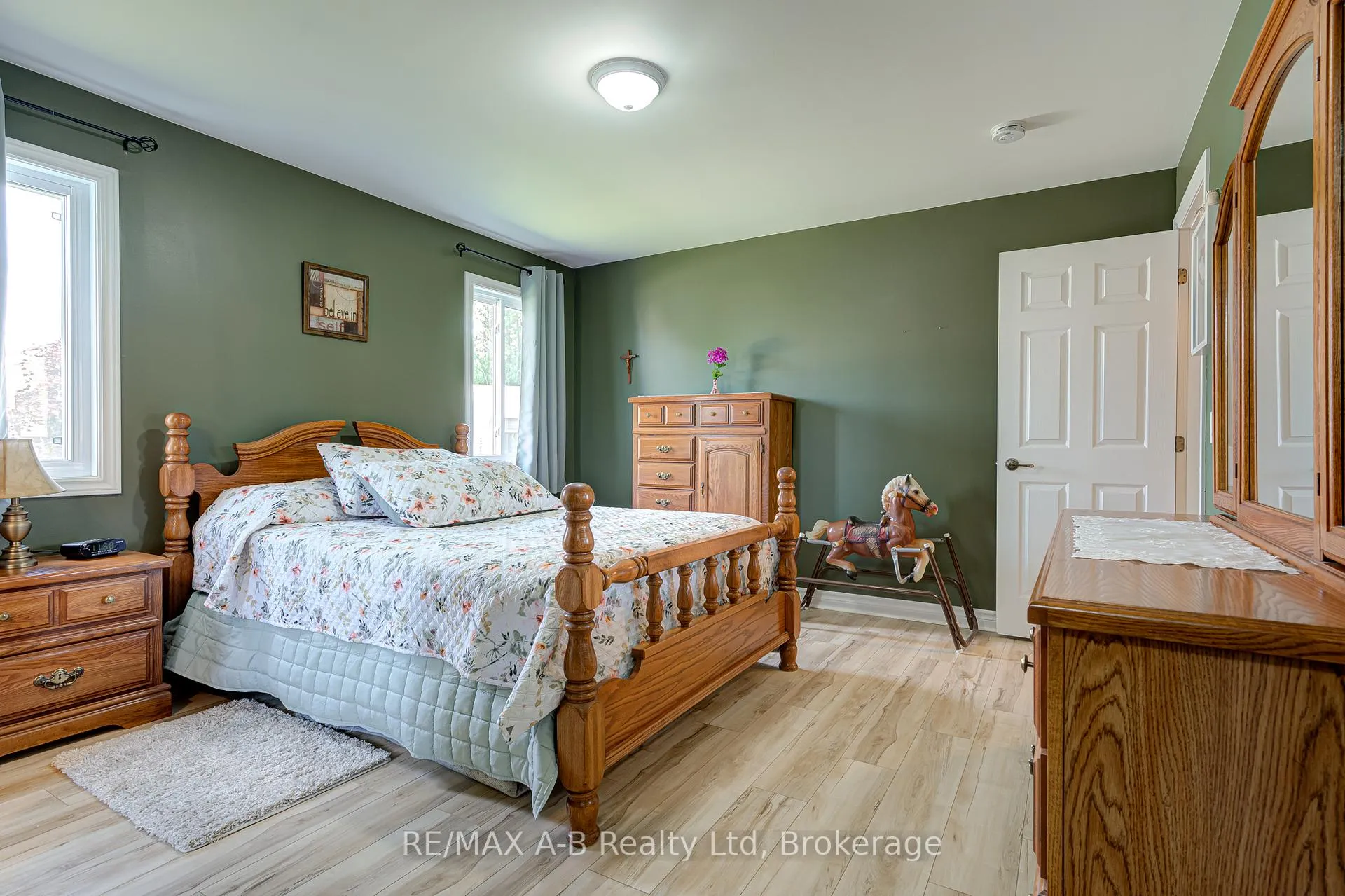 Photo 22 of 12 Kellestine Drive, Strathroy-Caradoc, SE — HOMEH