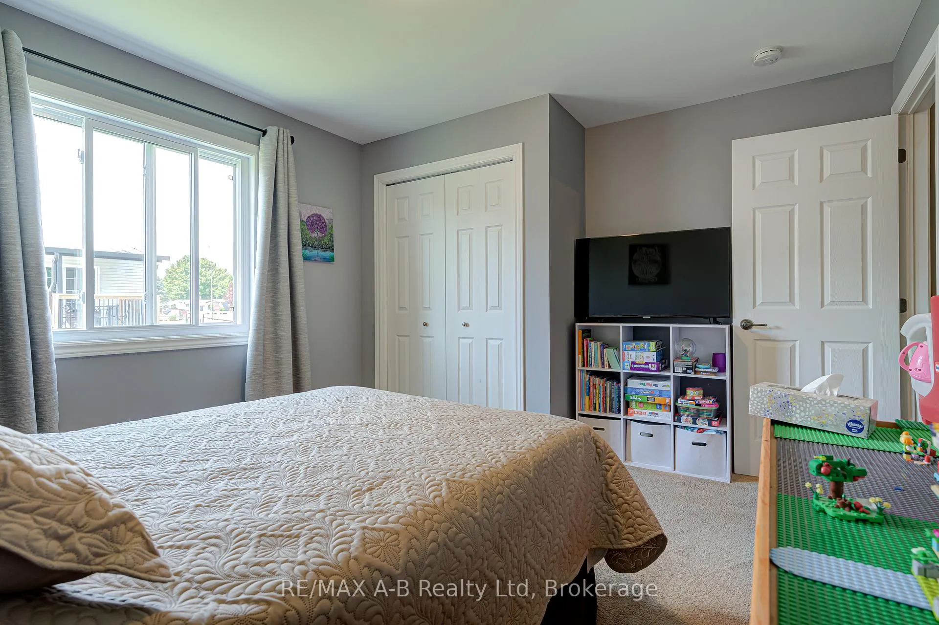 Photo 27 of 12 Kellestine Drive, Strathroy-Caradoc, SE — HOMEH