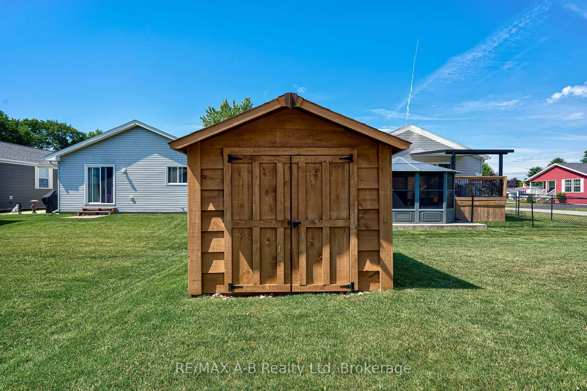 Photo 36 of 12 Kellestine Drive, Strathroy-Caradoc, SE — HOMEH