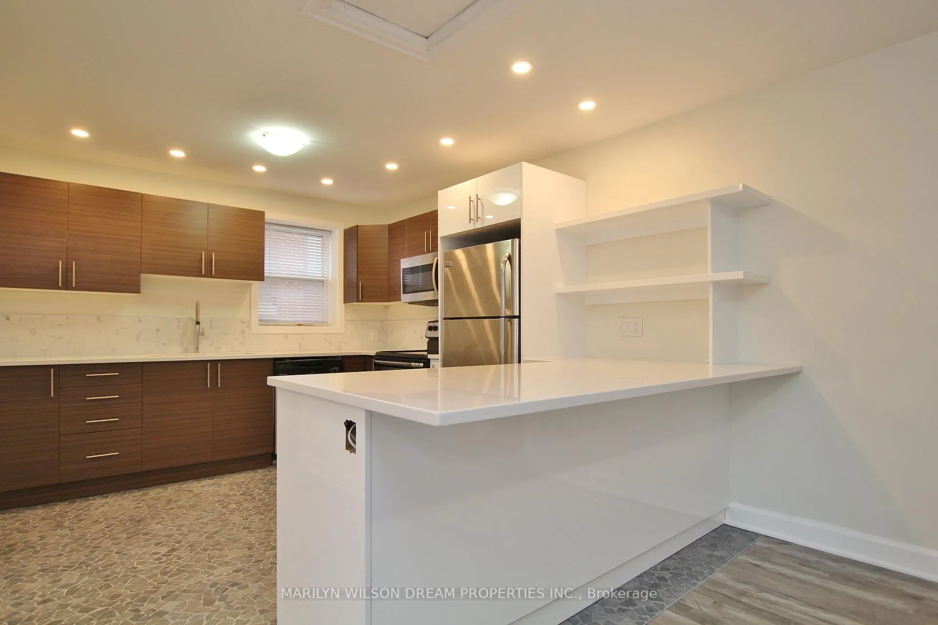 Photo 4 of Unit 3, 35 Donald Street, Ottawa, Overbrook — HOMEH