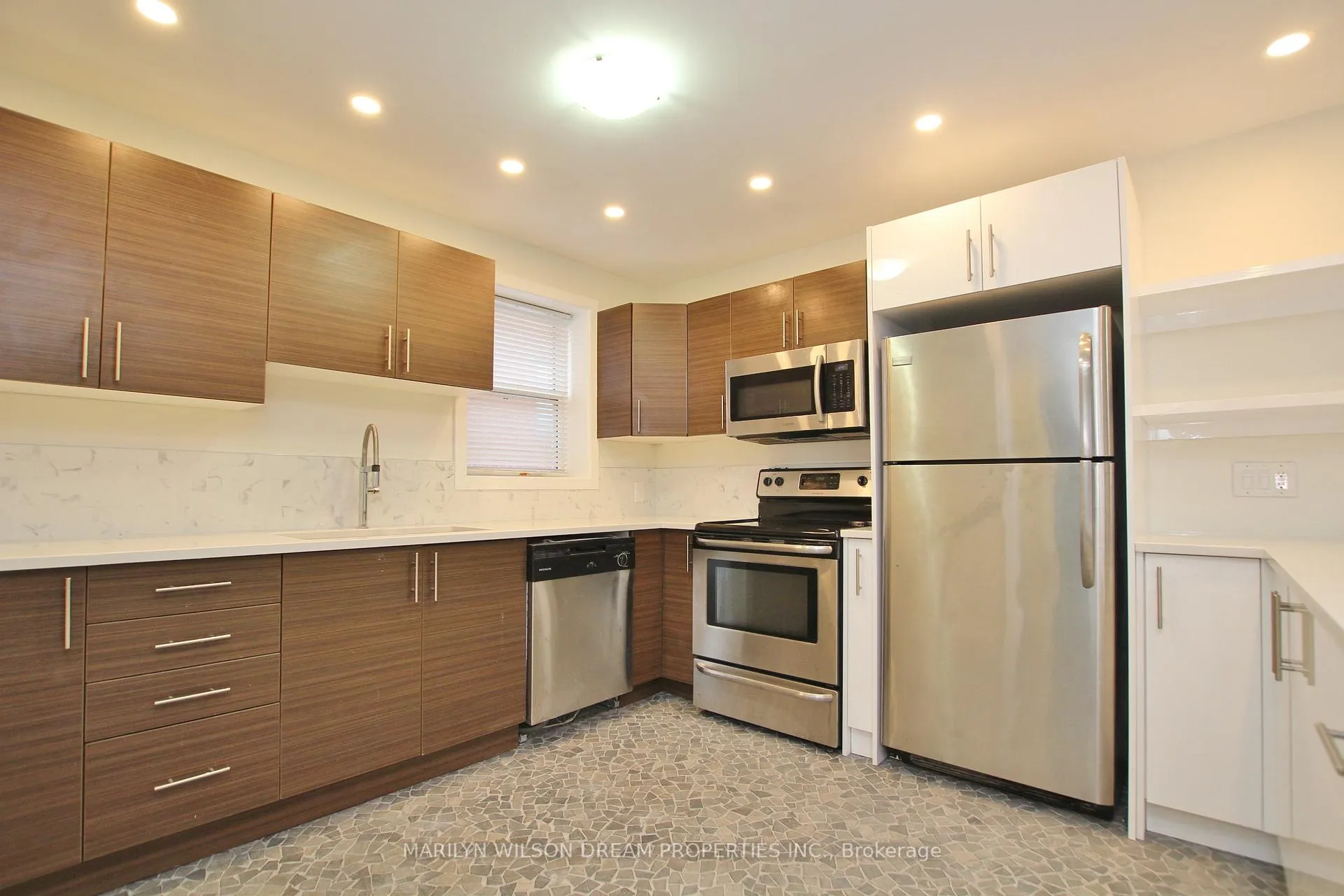 Photo 5 of Unit 3, 35 Donald Street, Ottawa, Overbrook — HOMEH