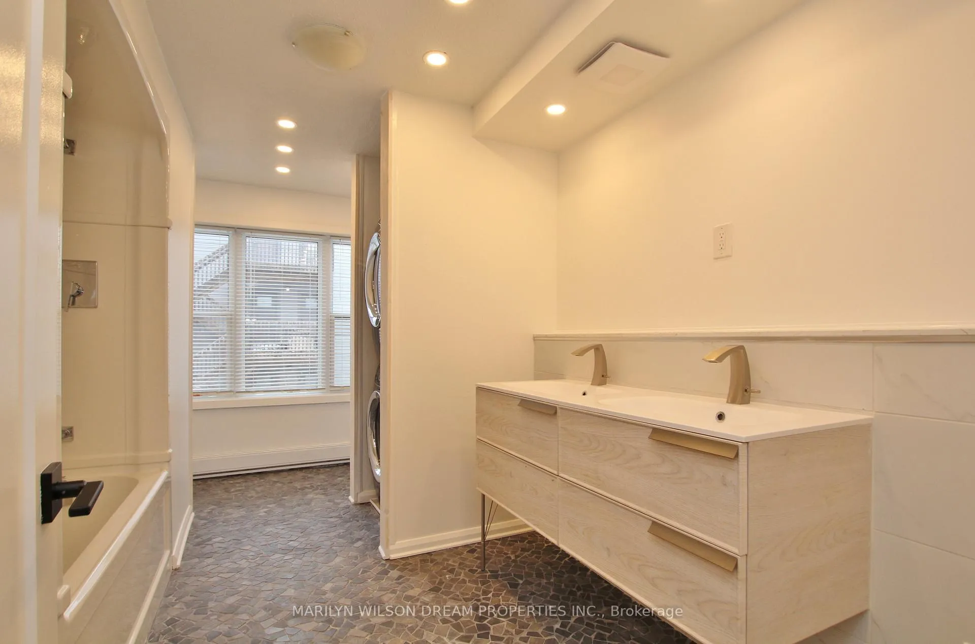 Photo 17 of Unit 3, 35 Donald Street, Ottawa, Overbrook — HOMEH