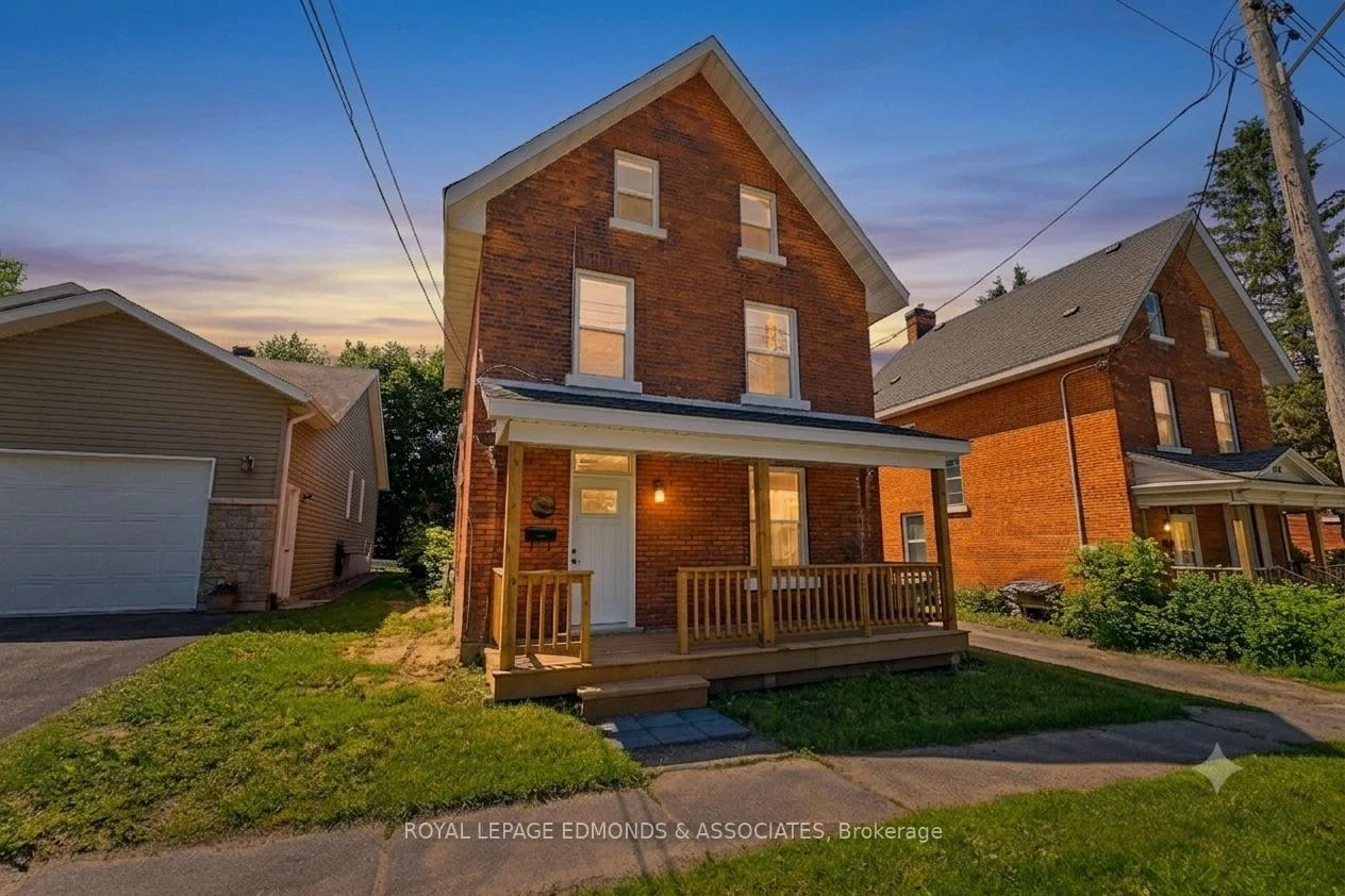 Front of 204 Mcallister Street