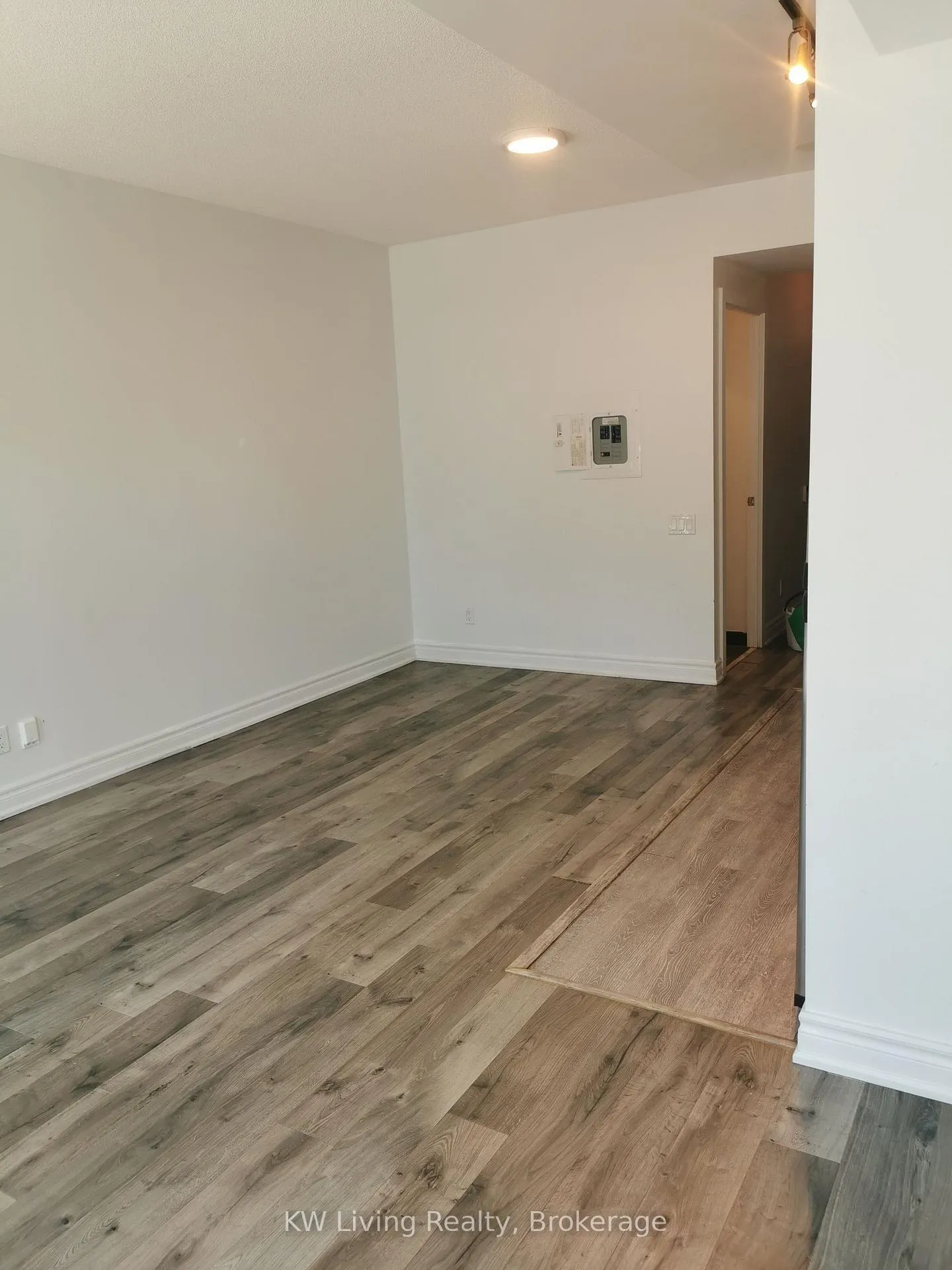 Photo 6 of Unit 904, 33 Charles Street E, Toronto, Church-Yonge Corridor — HOMEH